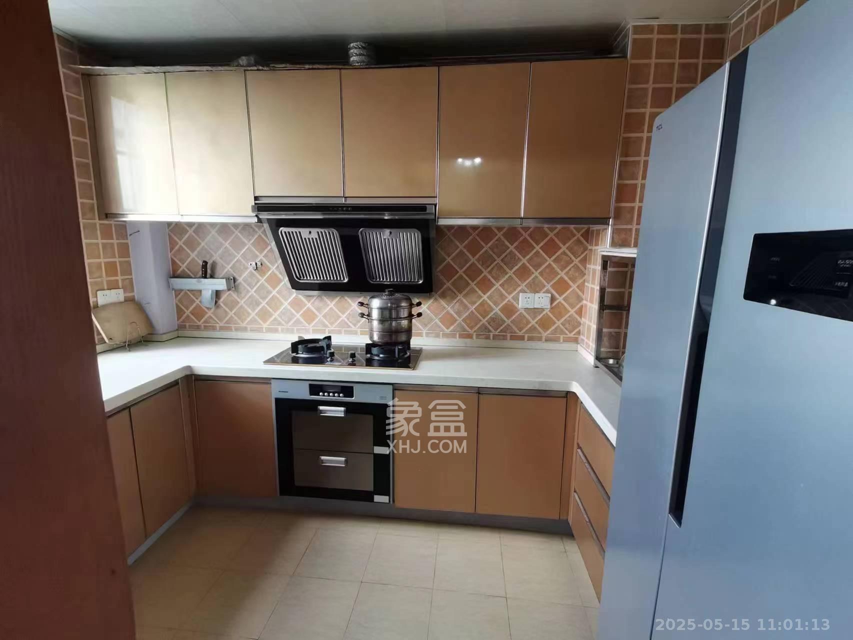 世景华庭 4室2厅2卫 2200.0元/月 世景华庭 4室2厅2卫 2200.0元/月室内图