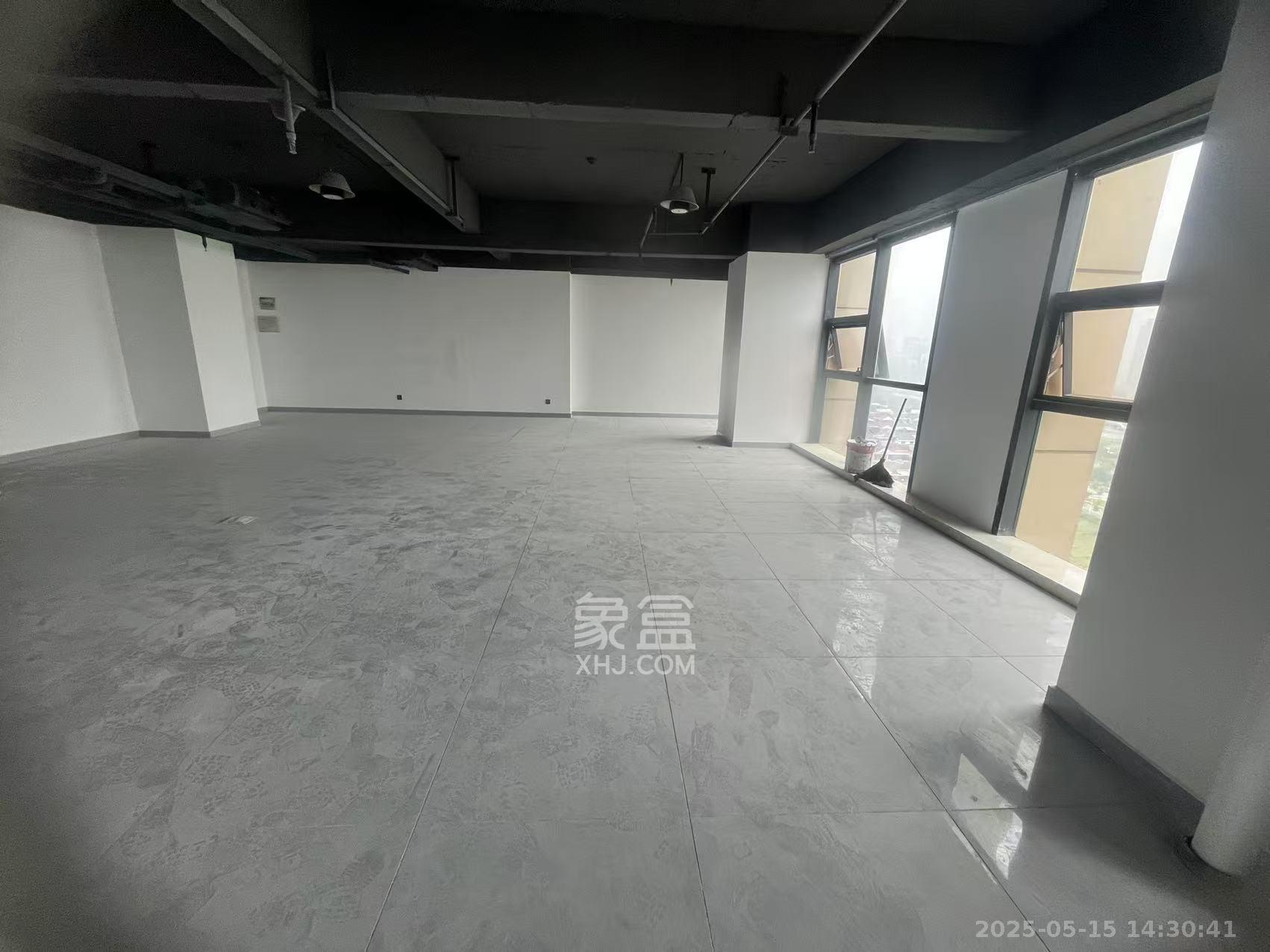 万坤图财富广场   204.0㎡      10000.0元/月室内图