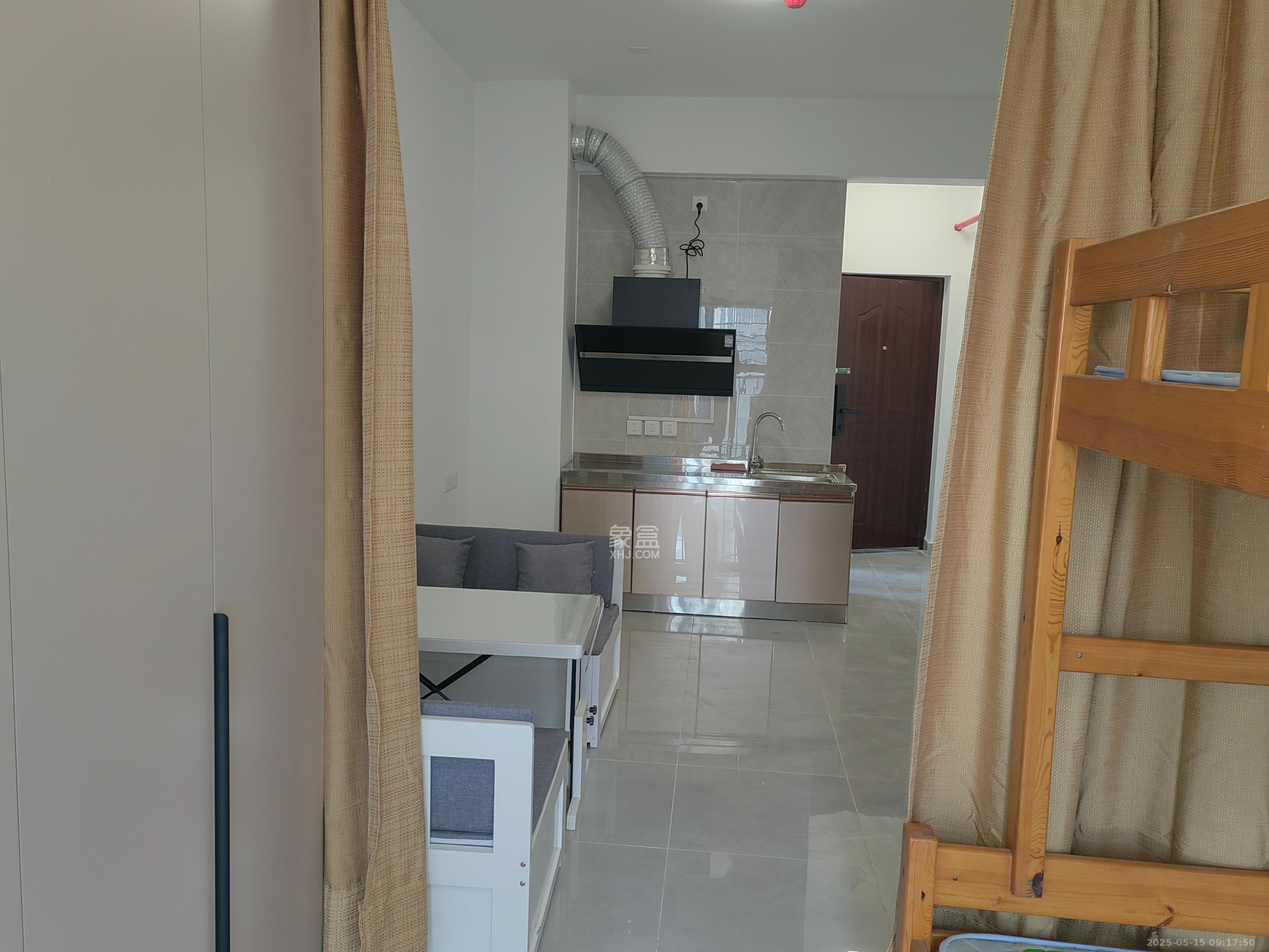 鑫远熙山 1室1厅1卫 1400.0元/月 鑫远熙山 1室1厅1卫 1400.0元/月室内图