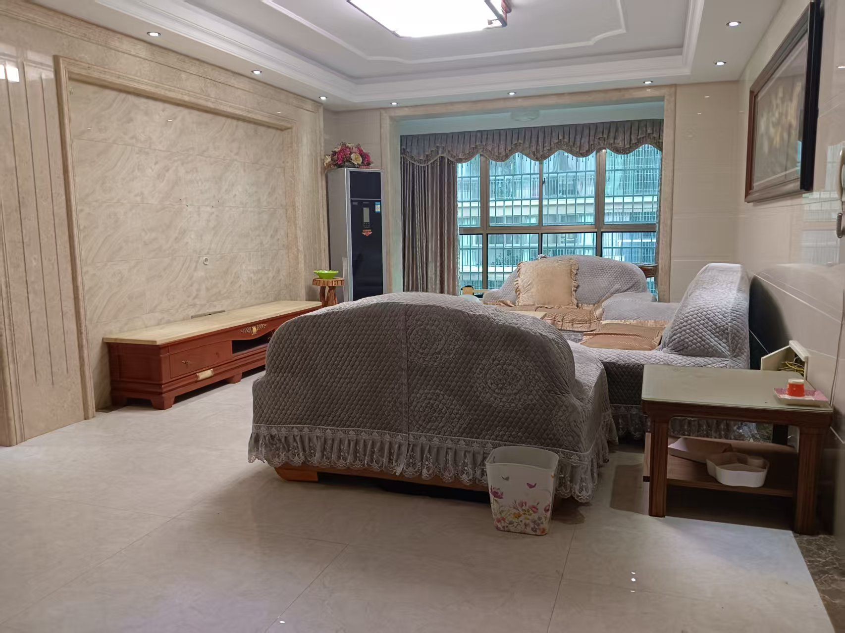 雅士林安置房 3室2厅2卫 1400.0元/月 雅士林安置房 3室2厅2卫 1400.0元/月室内图