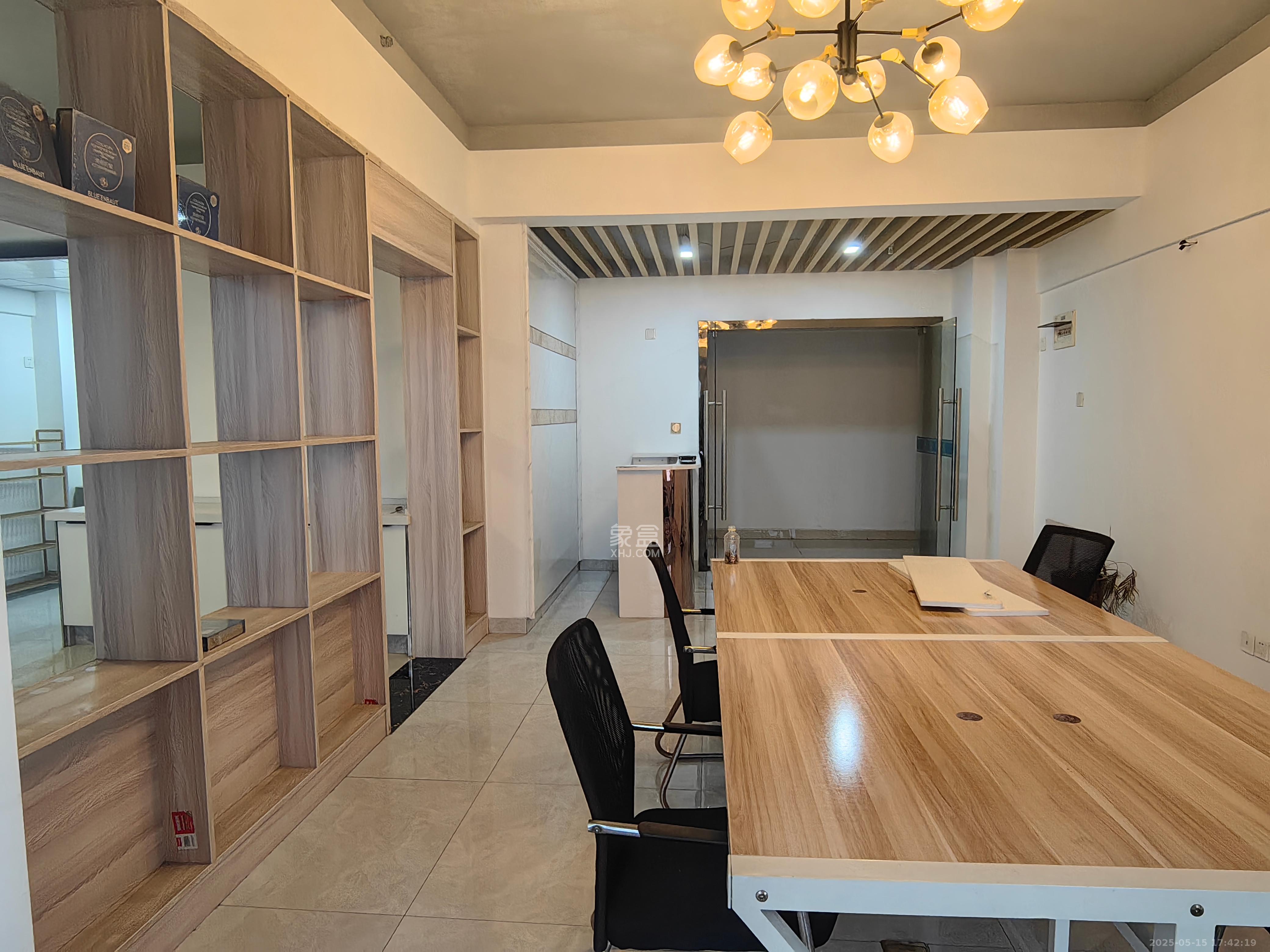 MOMA当代广场  2室1厅1卫    2200.0元/月 MOMA当代广场  2室1厅1卫    2200.0元/月室内图