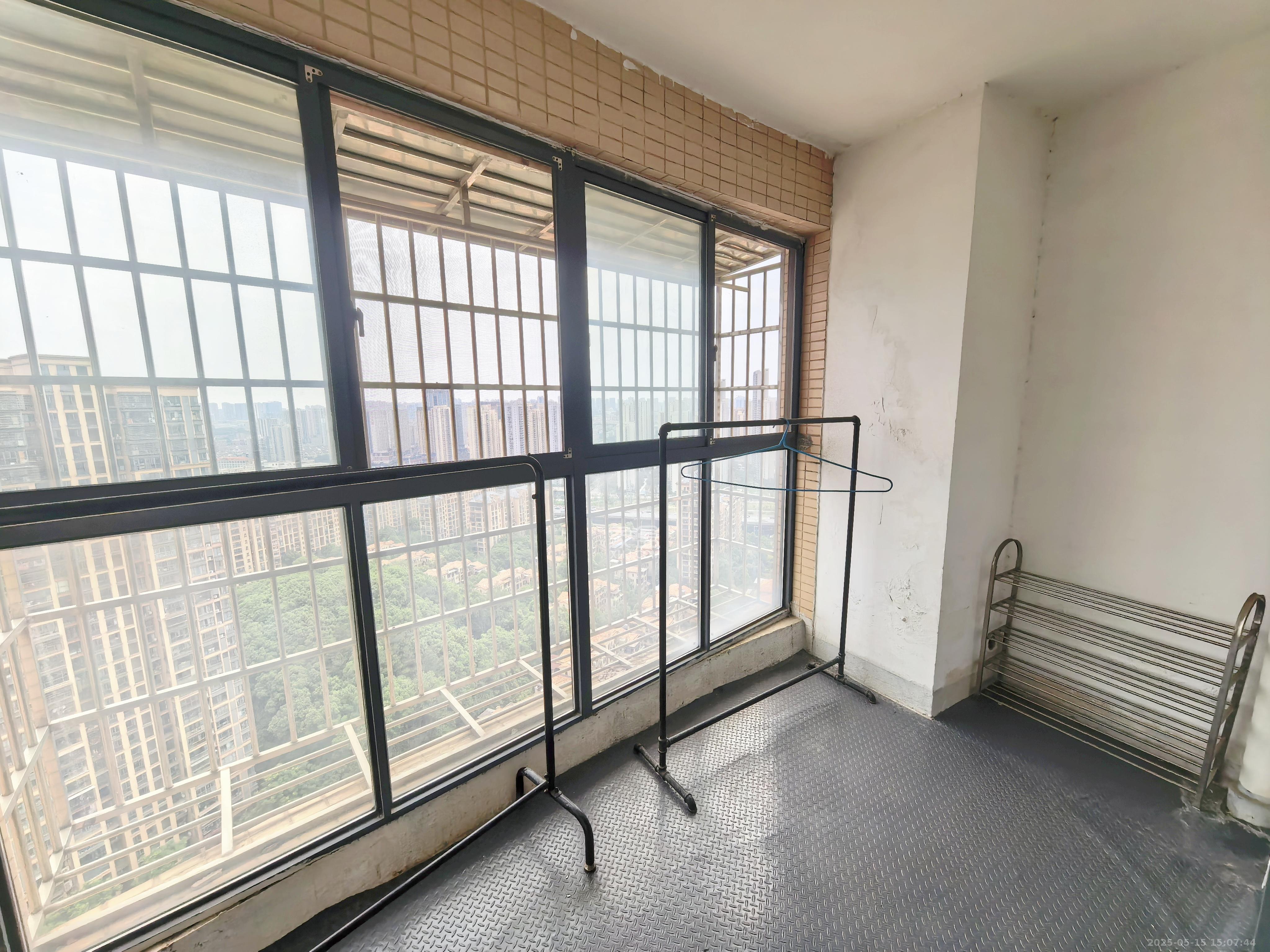中城丽景香山园  3室2厅1卫    2900.0元/月室内图
