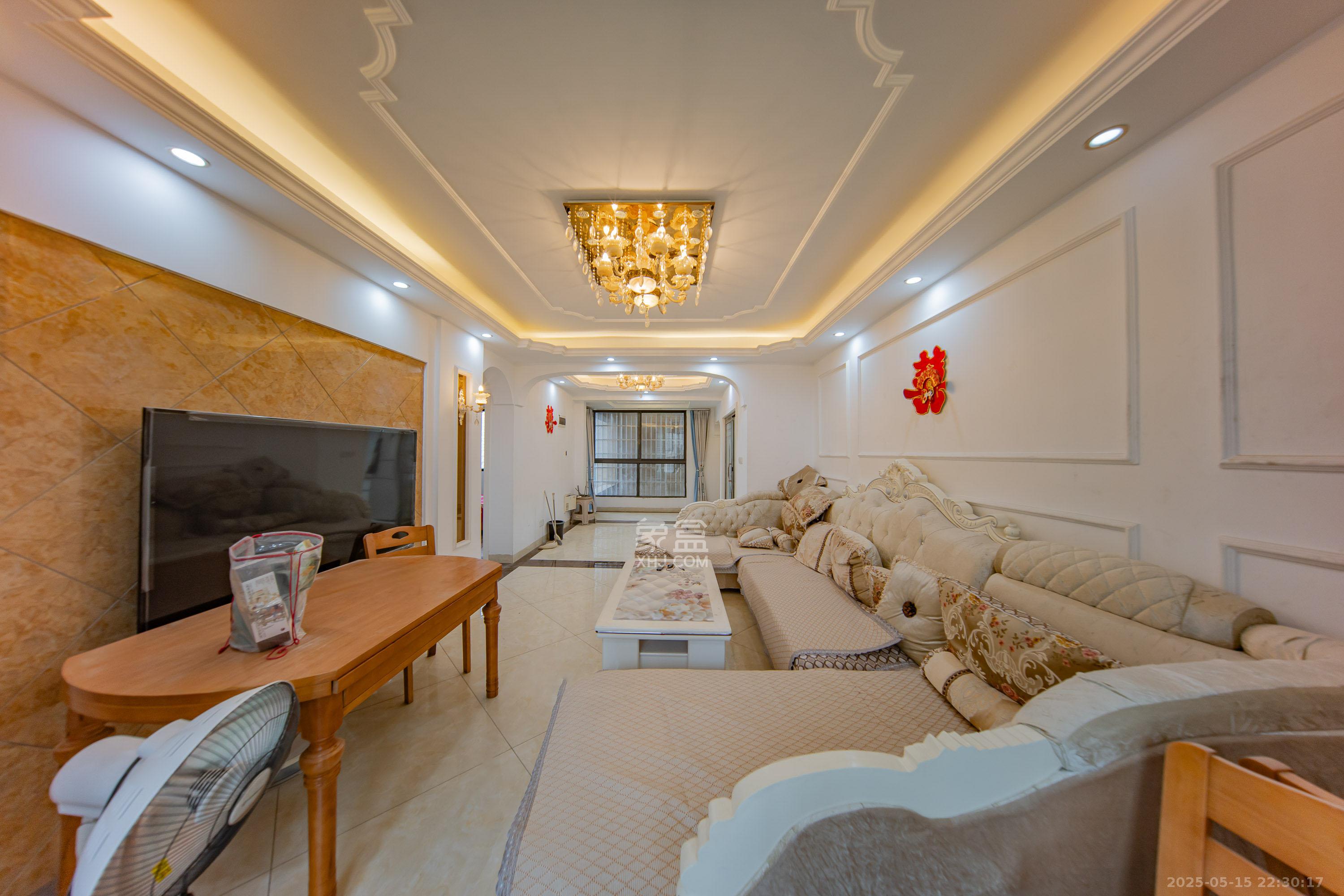 中建麓山和苑 3室2厅2卫 78.0万 中建麓山和苑 3室2厅2卫 78.0万客厅