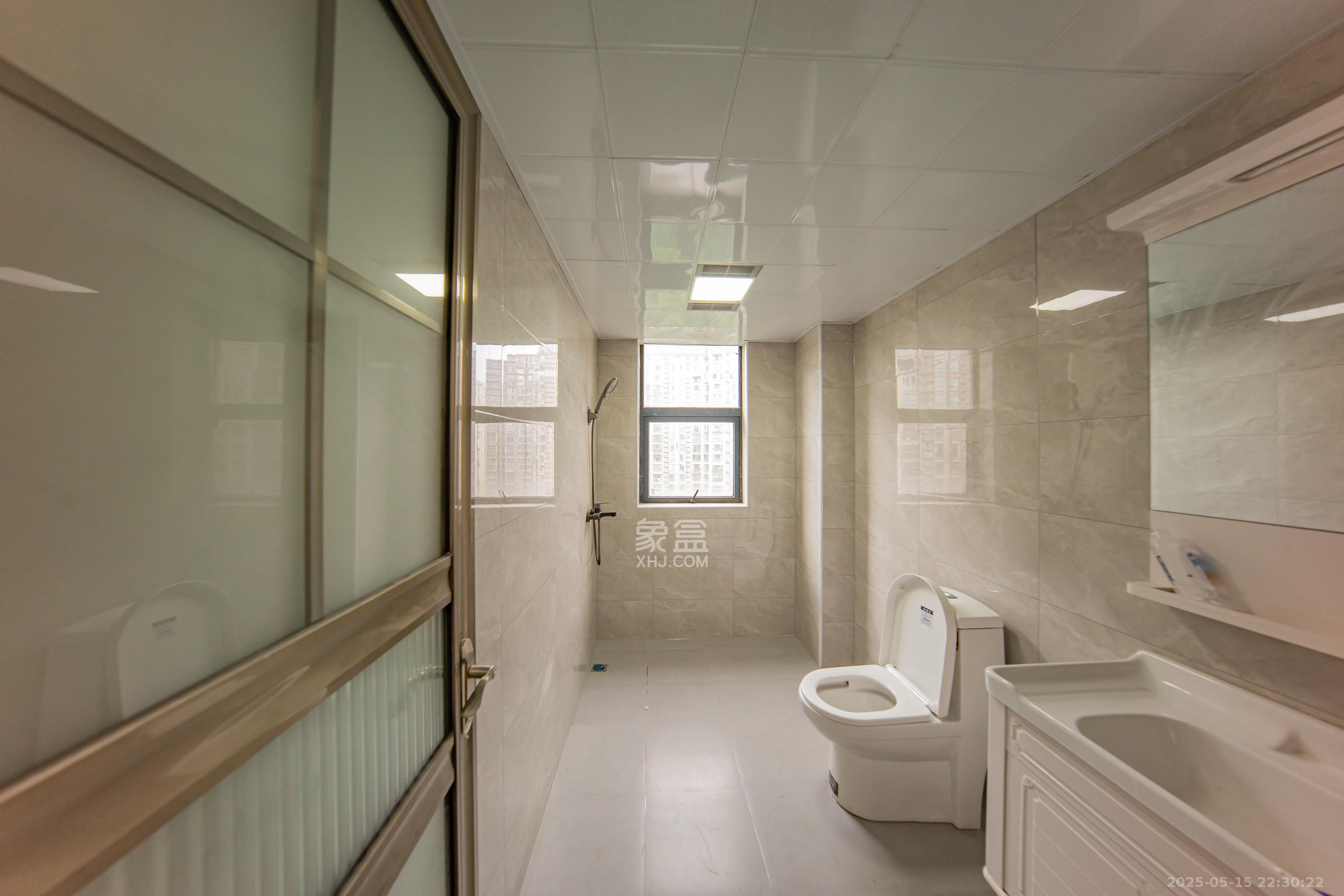 中建麓山和苑 3室2厅2卫 78.0万 中建麓山和苑 3室2厅2卫 78.0万卫生间