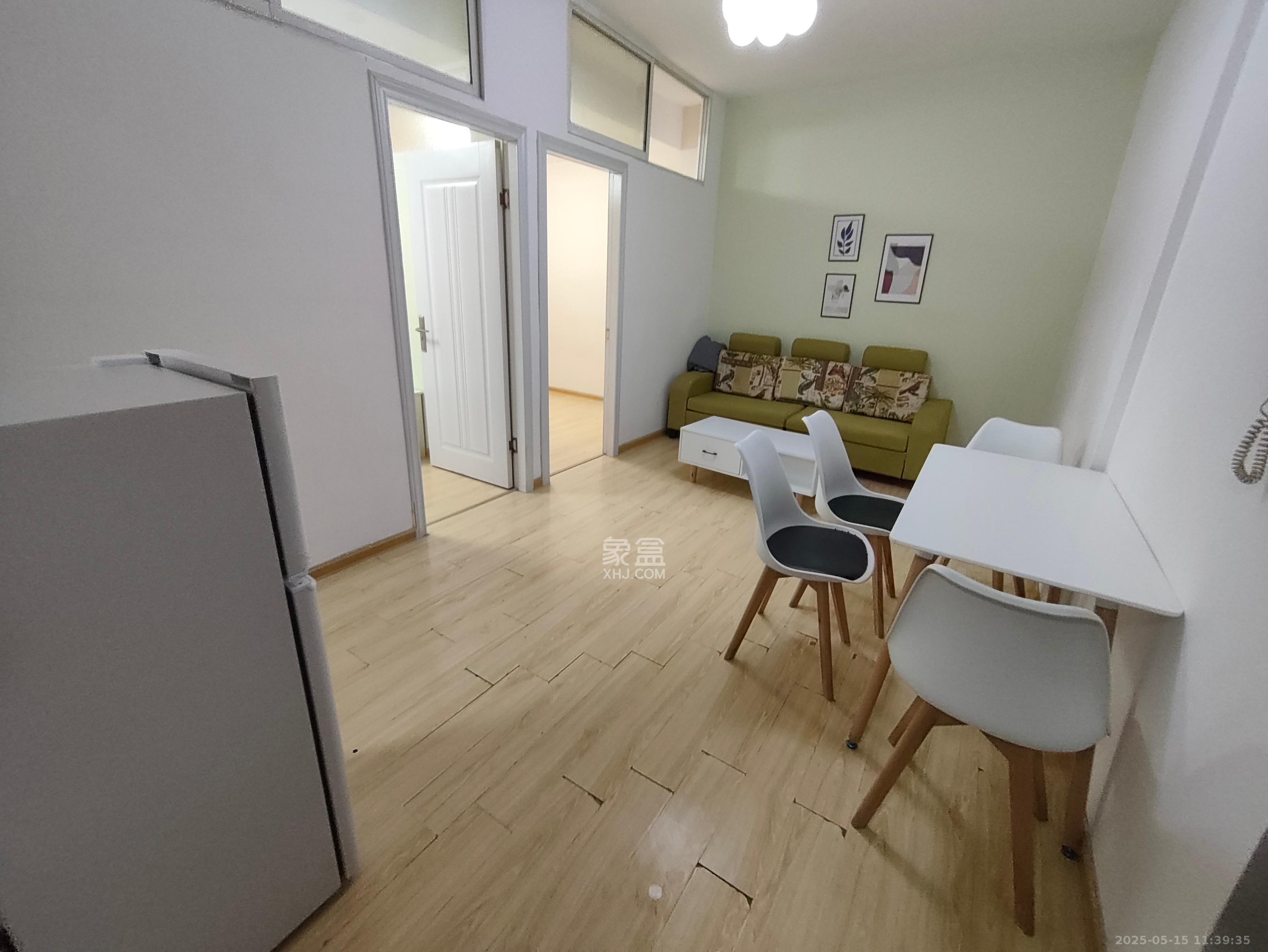 摩天一号  2室1厅1卫   2000.00元/月室内图
