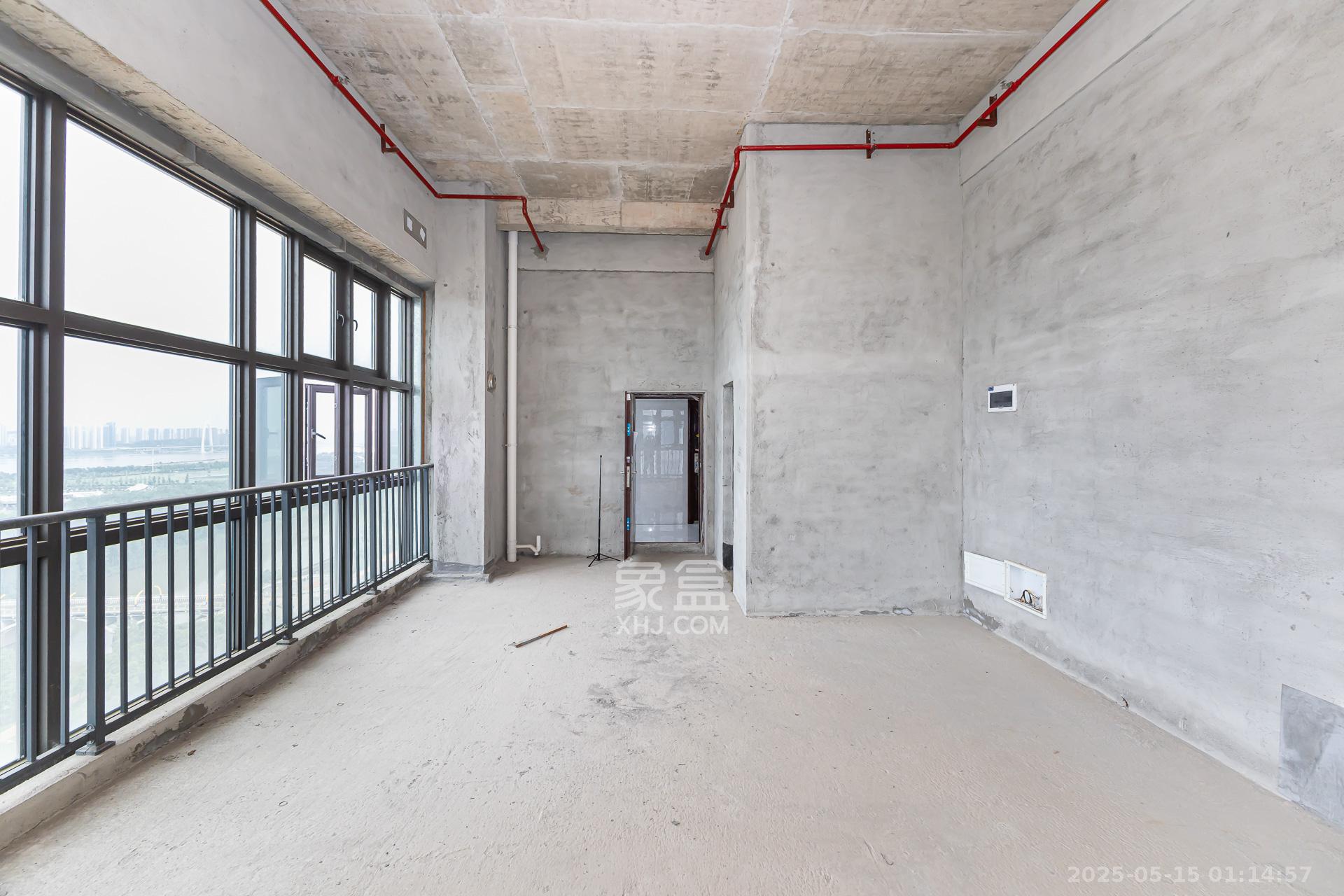 长燃润和天地(长润小区印湘江)  2室2厅1卫    50.0万 长燃润和天地(长润小区印湘江)  2室2厅1卫    50.0万客厅