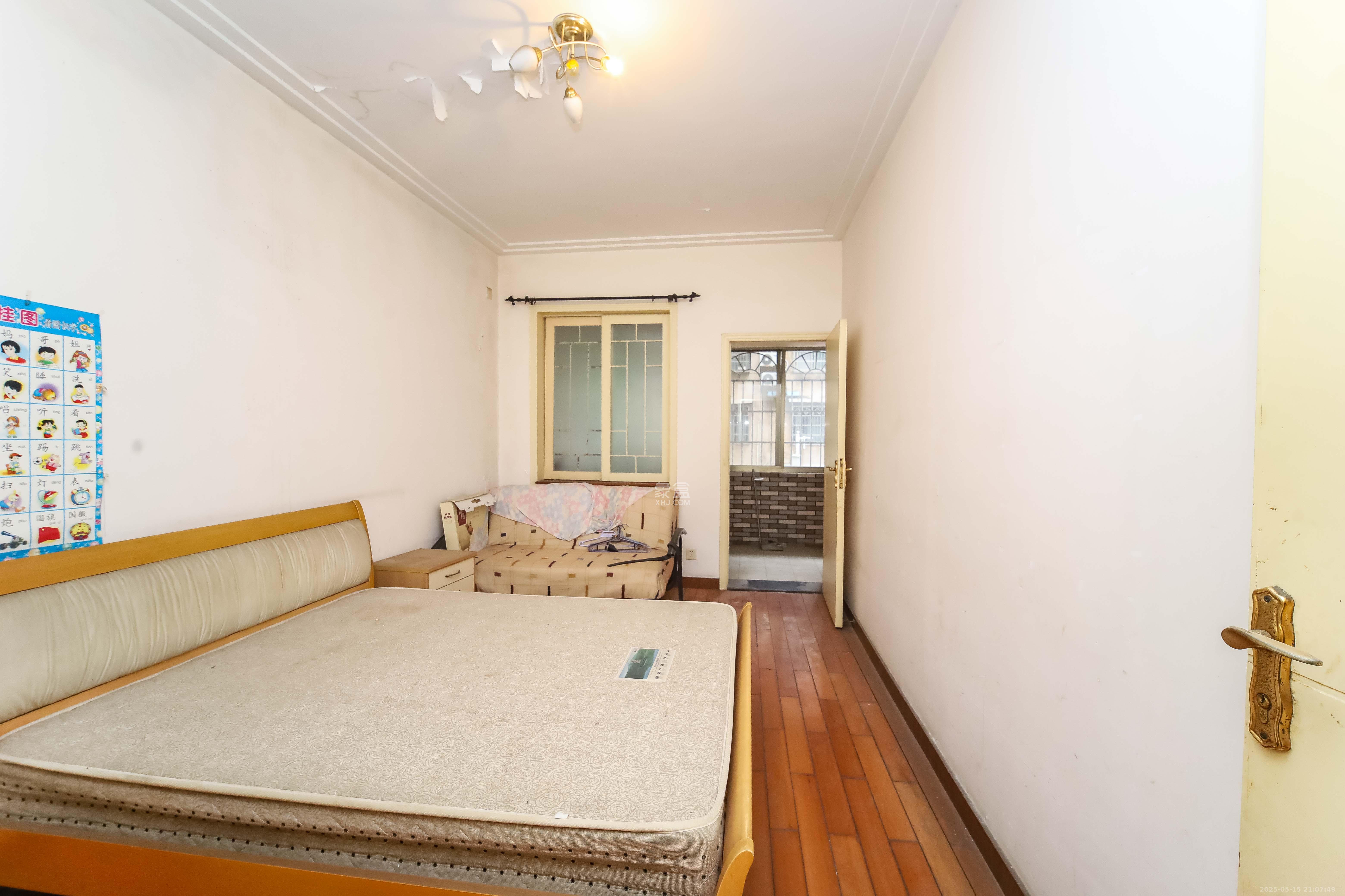 荷花园地税局宿舍  3室2厅2卫    92.8万 荷花园地税局宿舍  3室2厅2卫    92.8万卧室