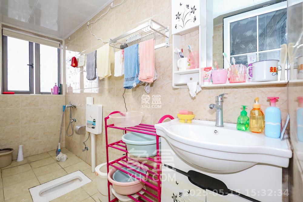 八方小区C区  3室2厅2卫   4200.00元/月室内图