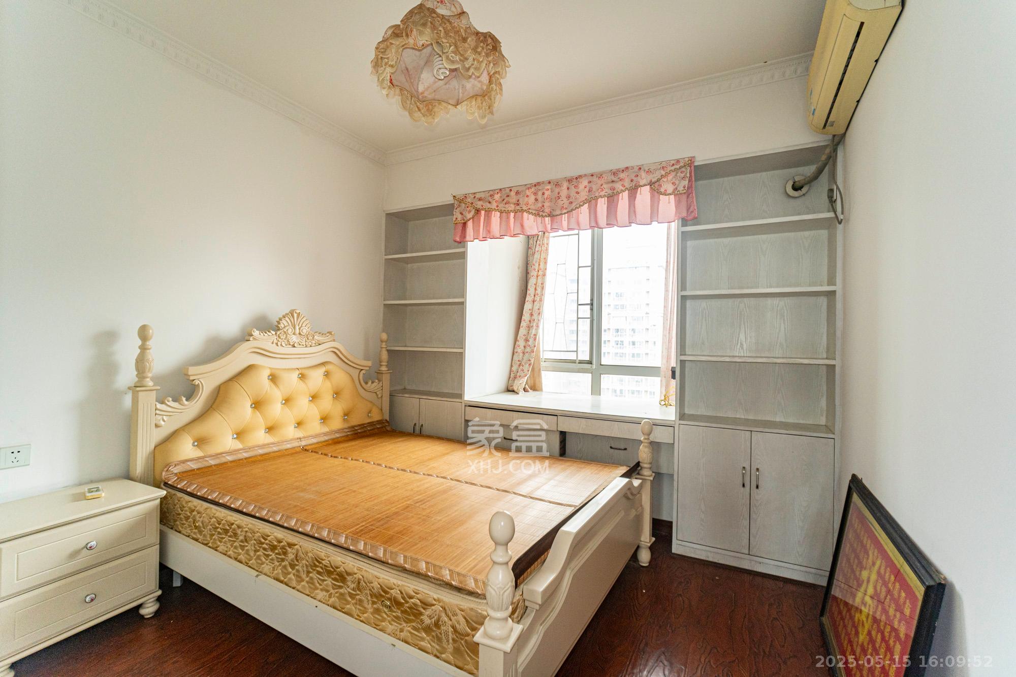 恒广国际景园一二区  3室2厅2卫    90.0万 恒广国际景园一二区  3室2厅2卫    90.0万卧室