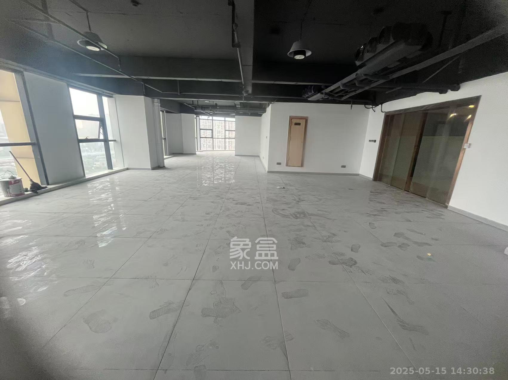 万坤图财富广场   204.0㎡      10000.0元/月室内图