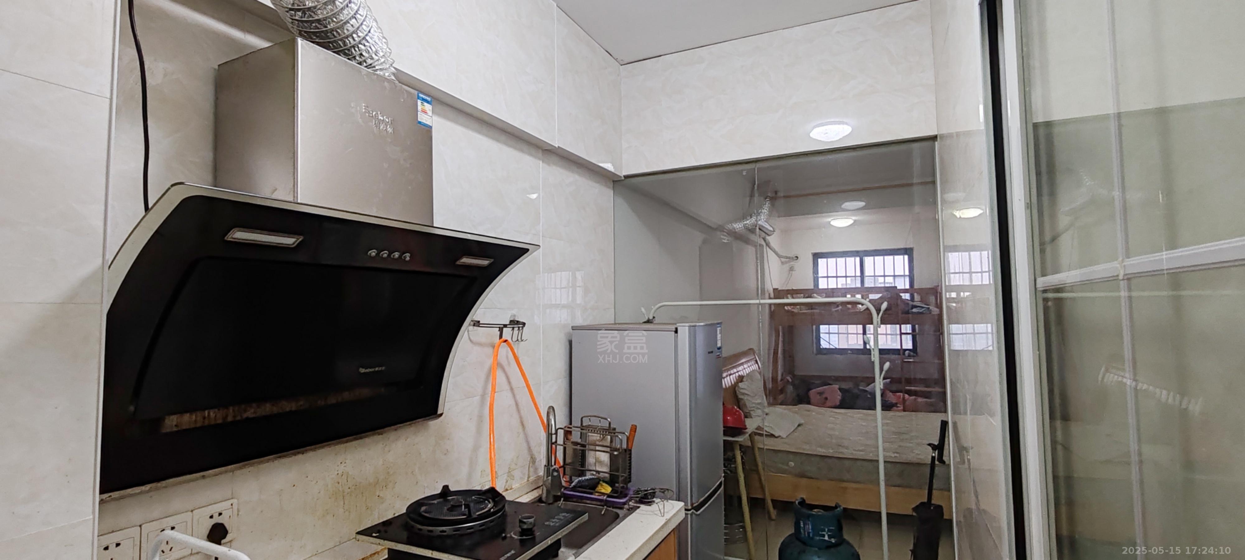 圣华名城建设北路110号 1室1厅1卫 900.0元/月 圣华名城建设北路110号 1室1厅1卫 900.0元/月室内图