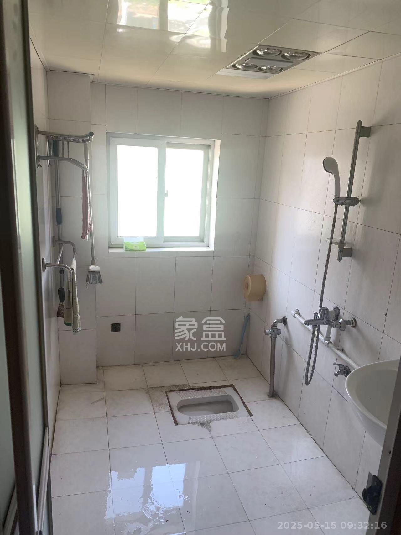 洪山家园 3室2厅2卫 1500.0元/月 洪山家园 3室2厅2卫 1500.0元/月室内图