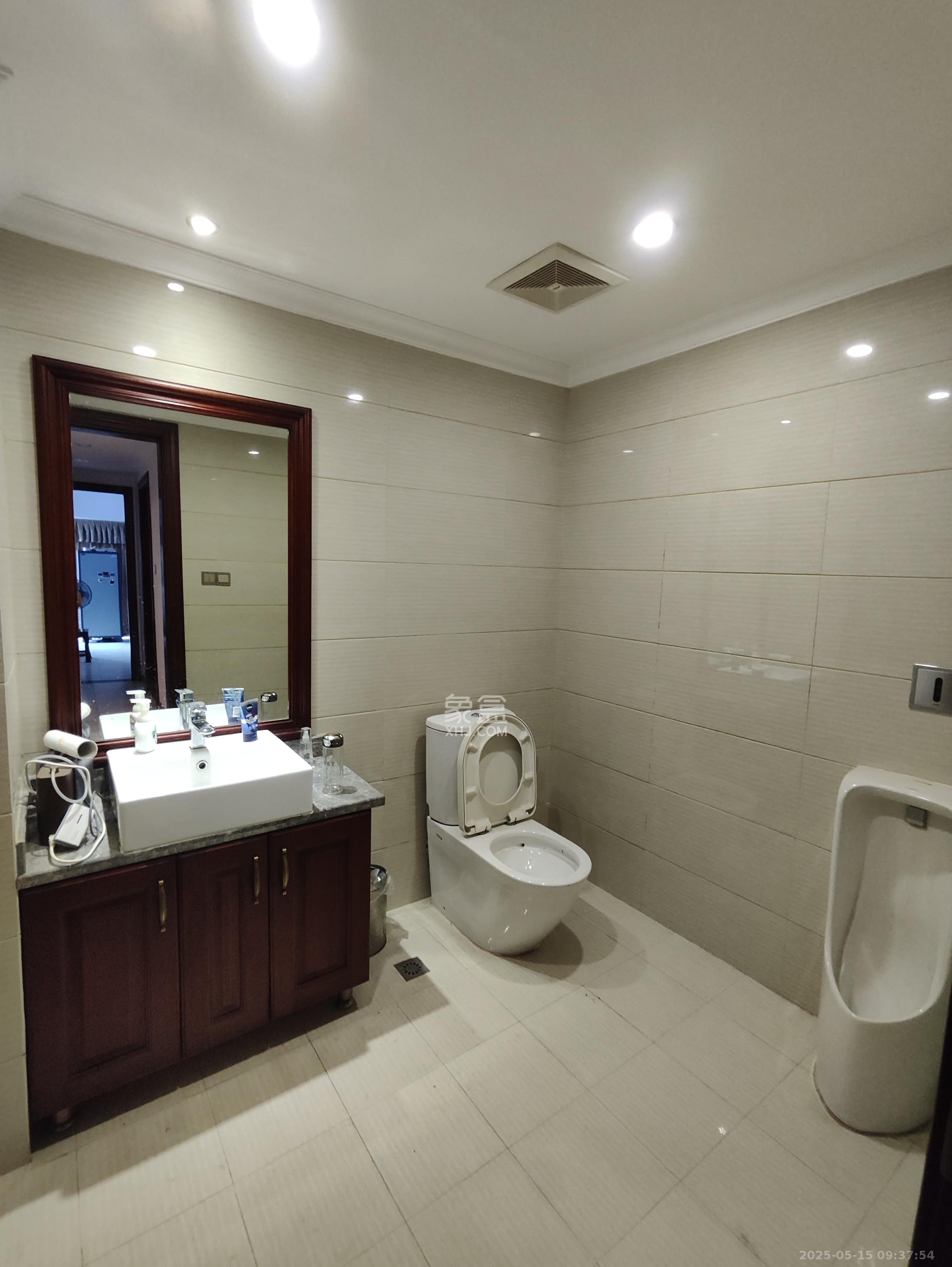 藏珑湖上国际花园  5室2厅3卫    15000.0元/月室内图