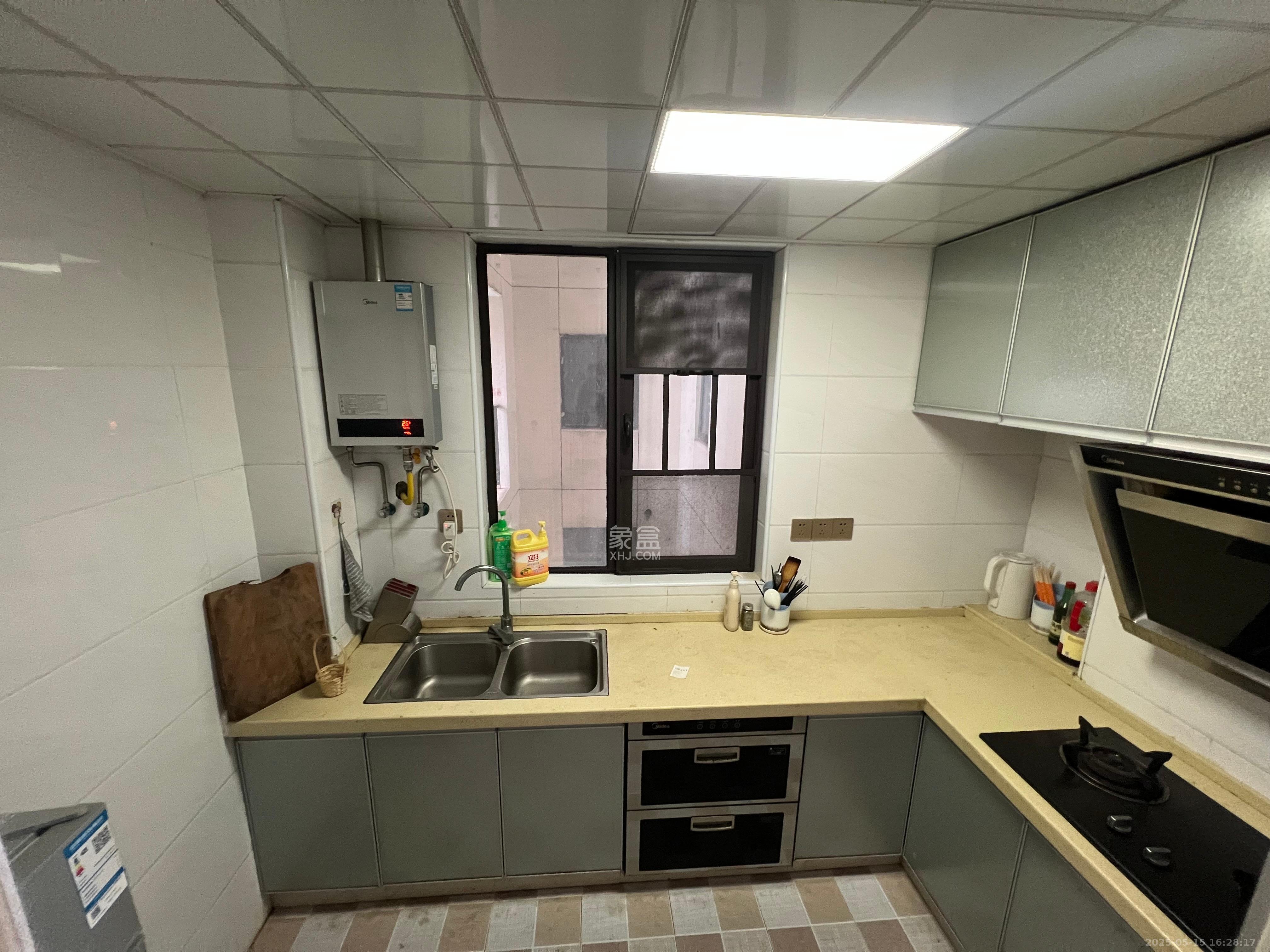 绿地之窗 2室1厅1卫 2200.0元/月 绿地之窗 2室1厅1卫 2200.0元/月室内图