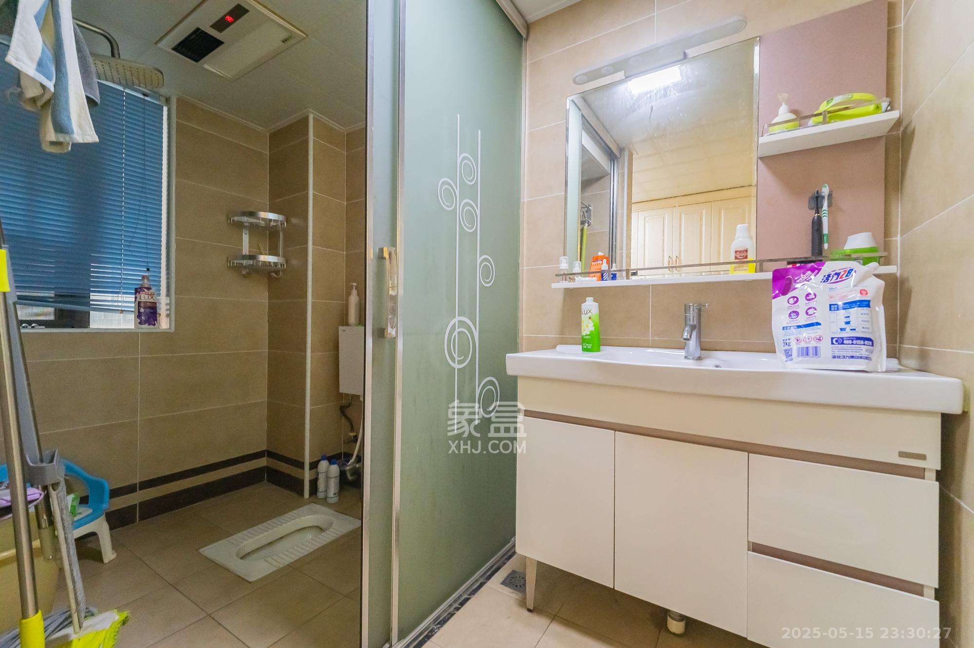 恒基凯旋门一二期 4室2厅2卫 130.0万 恒基凯旋门一二期 4室2厅2卫 130.0万卫生间