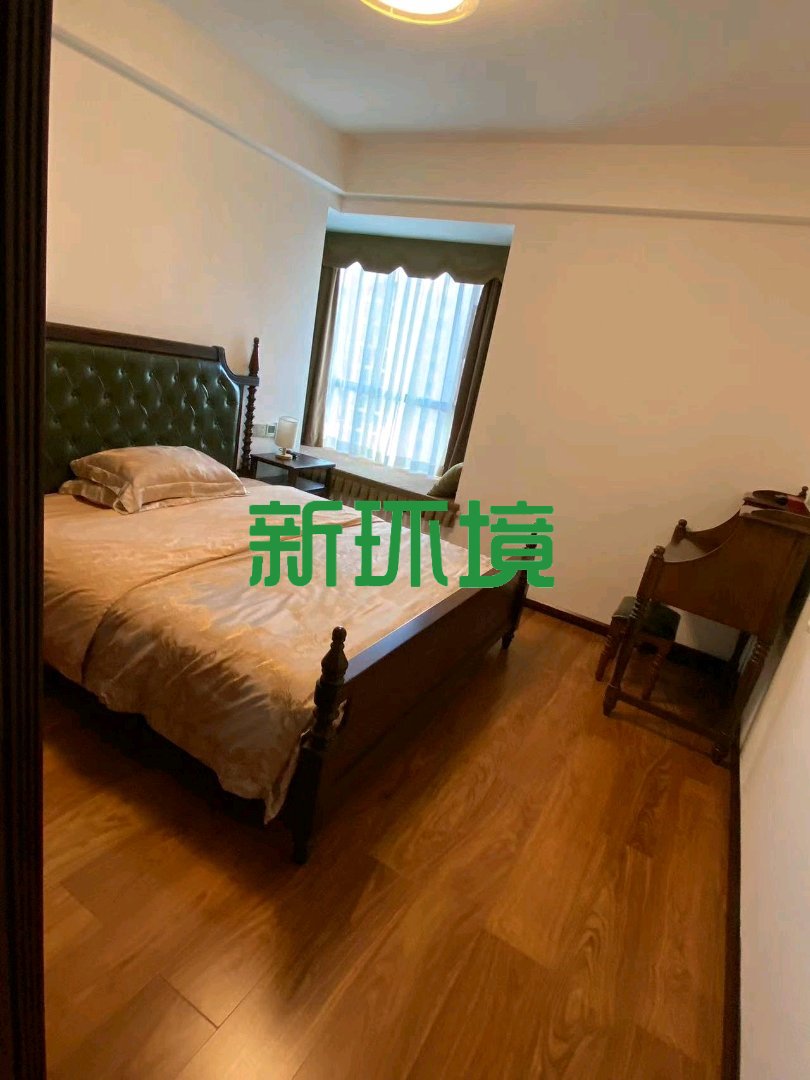 东方明珠  3室2厅2卫   82.00万客厅