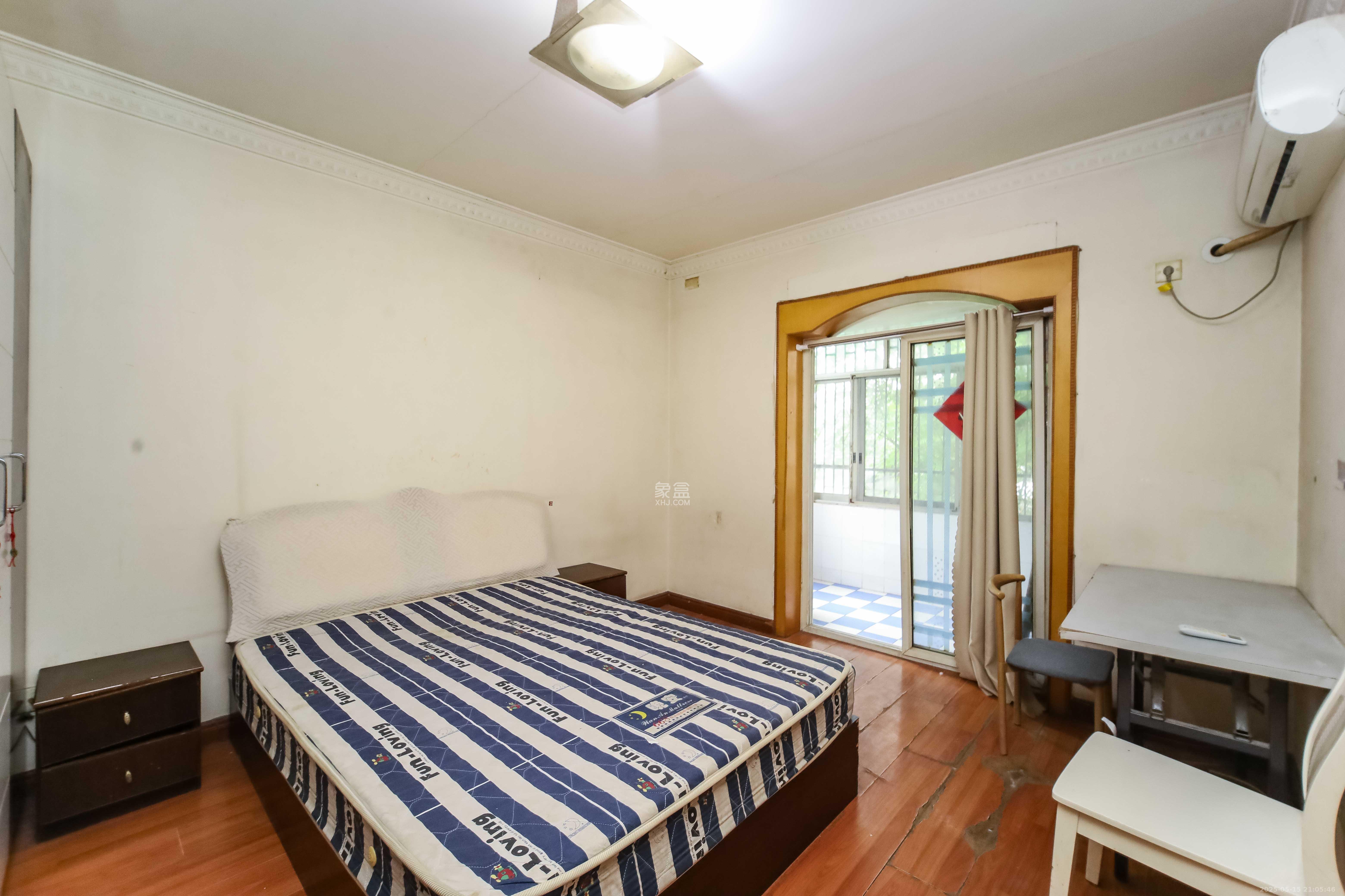 新世纪家园  2室2厅1卫    58.0万 新世纪家园  2室2厅1卫    58.0万卧室