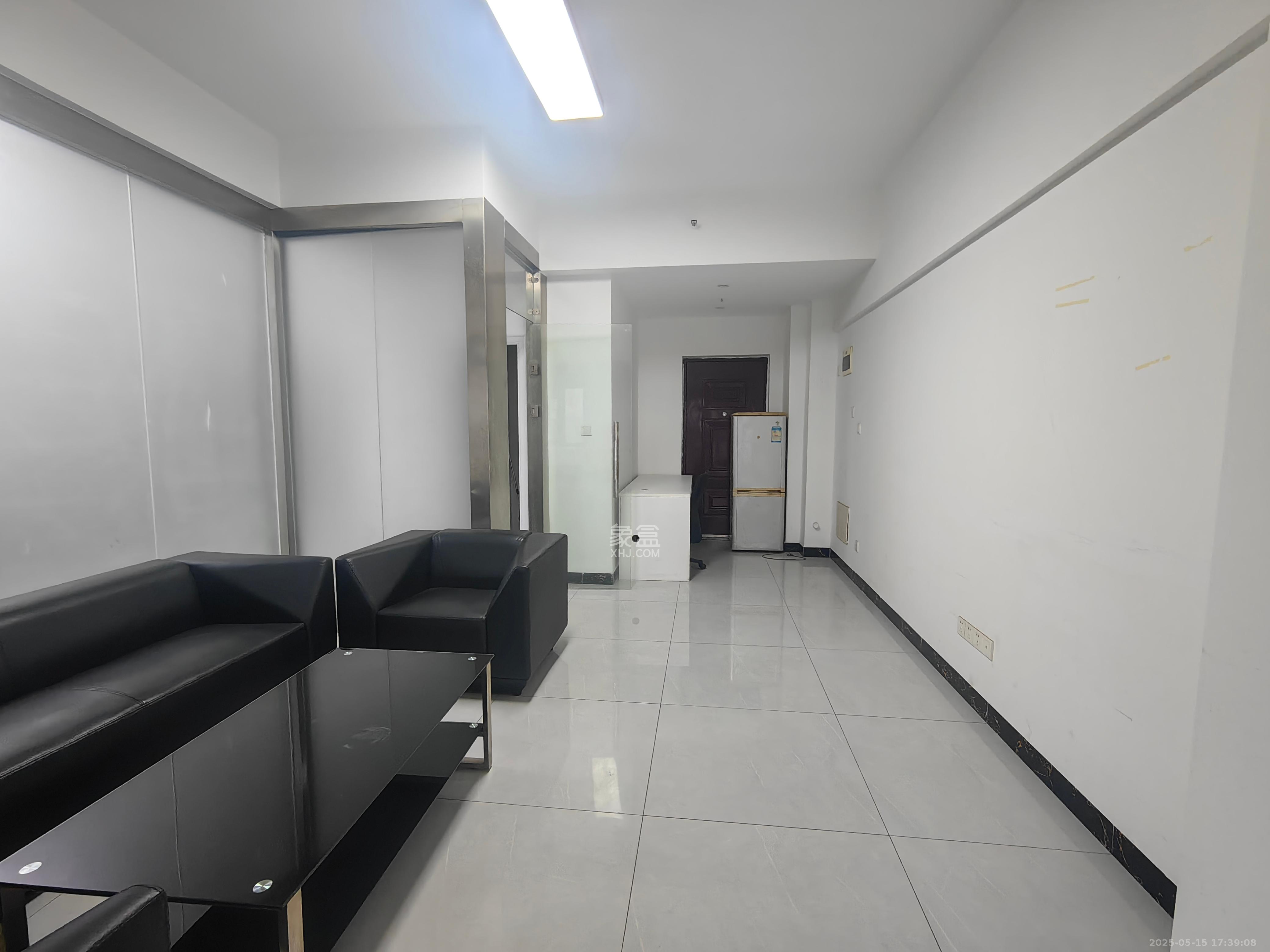 MOMA当代广场  2室1厅1卫    2400.0元/月 MOMA当代广场  2室1厅1卫    2400.0元/月室内图