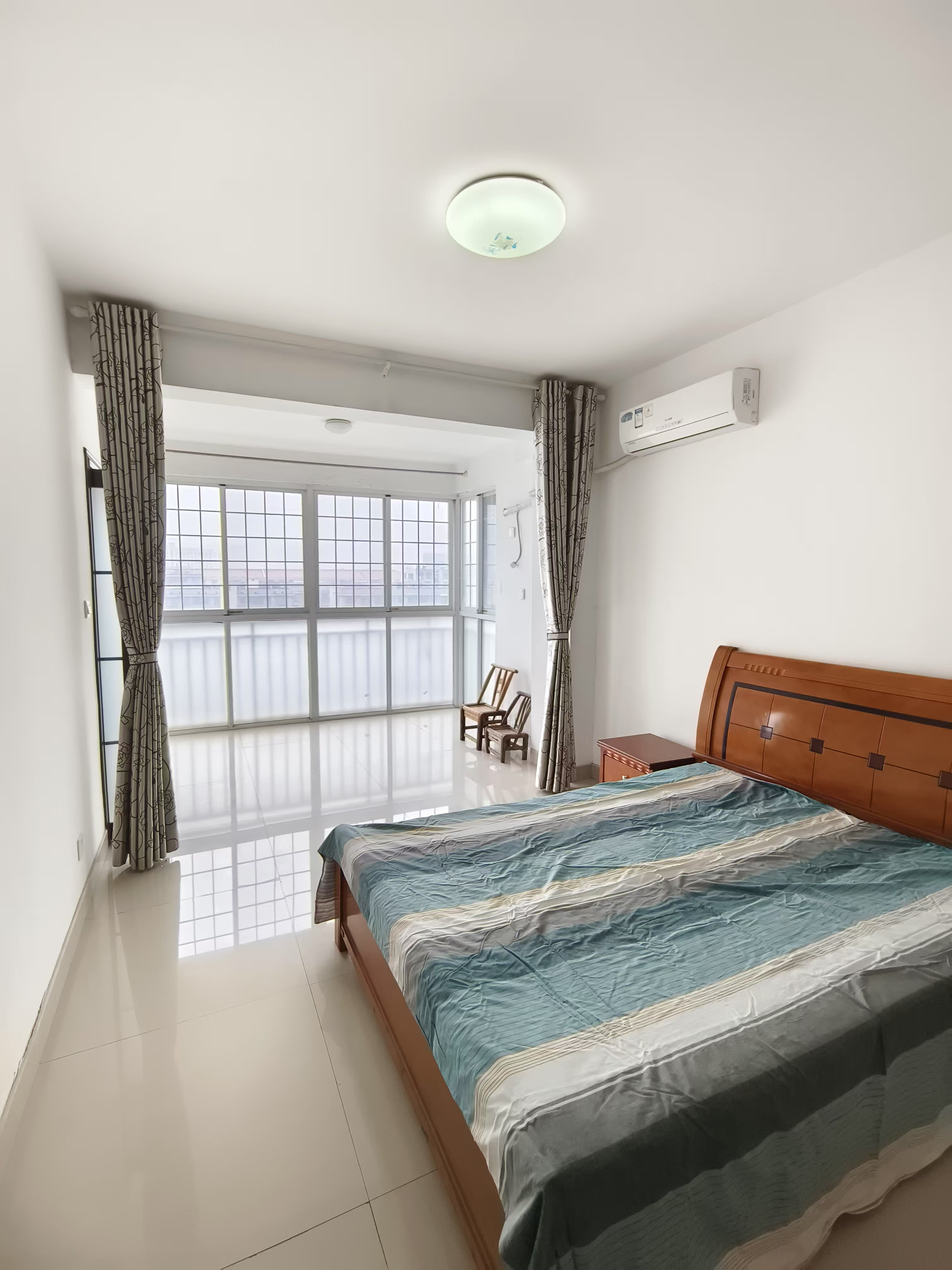 银色现代城 3室2厅2卫 2000.0元/月 银色现代城 3室2厅2卫 2000.0元/月室内图