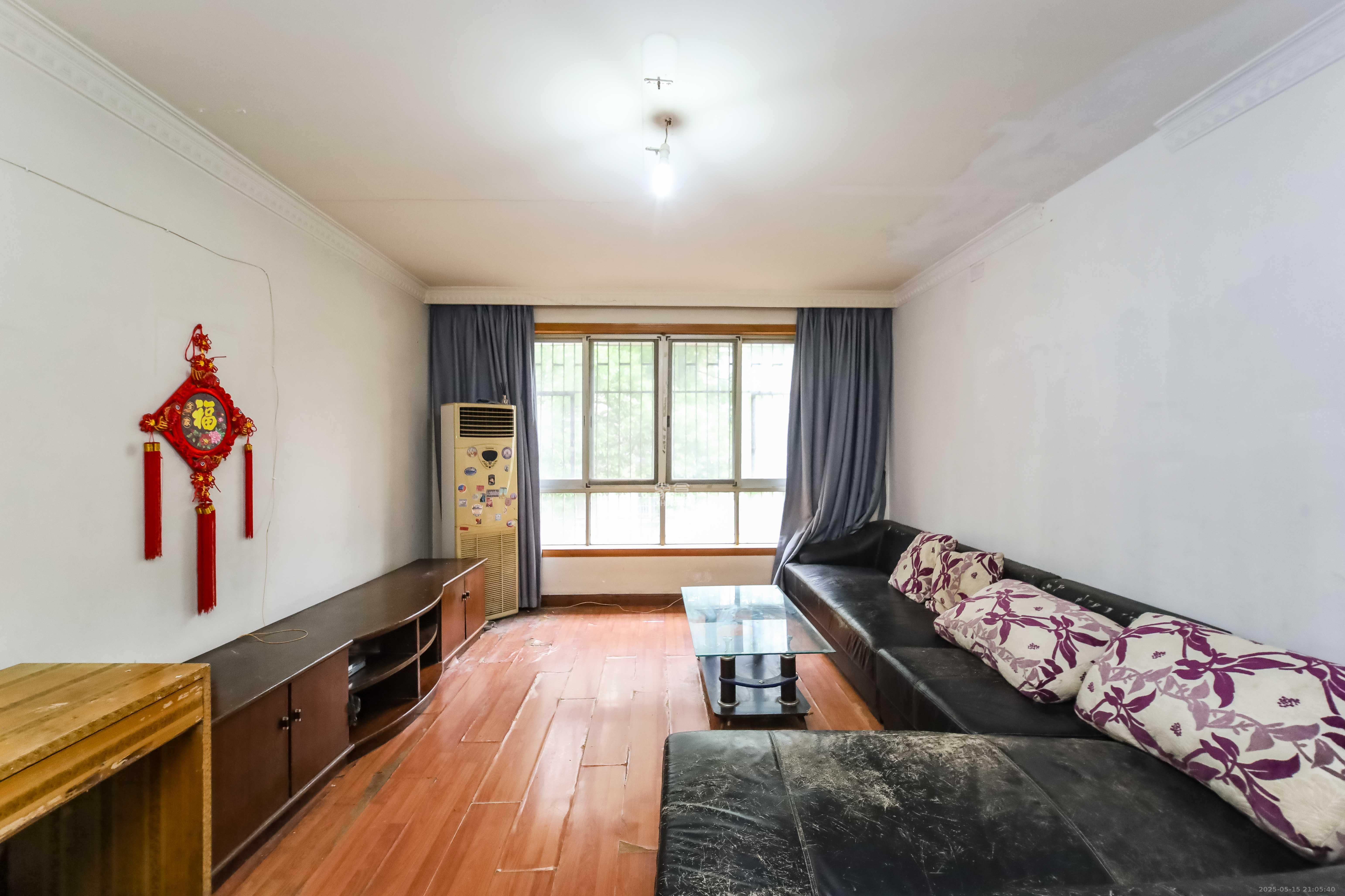 新世纪家园  2室2厅1卫    58.0万 新世纪家园  2室2厅1卫    58.0万客厅