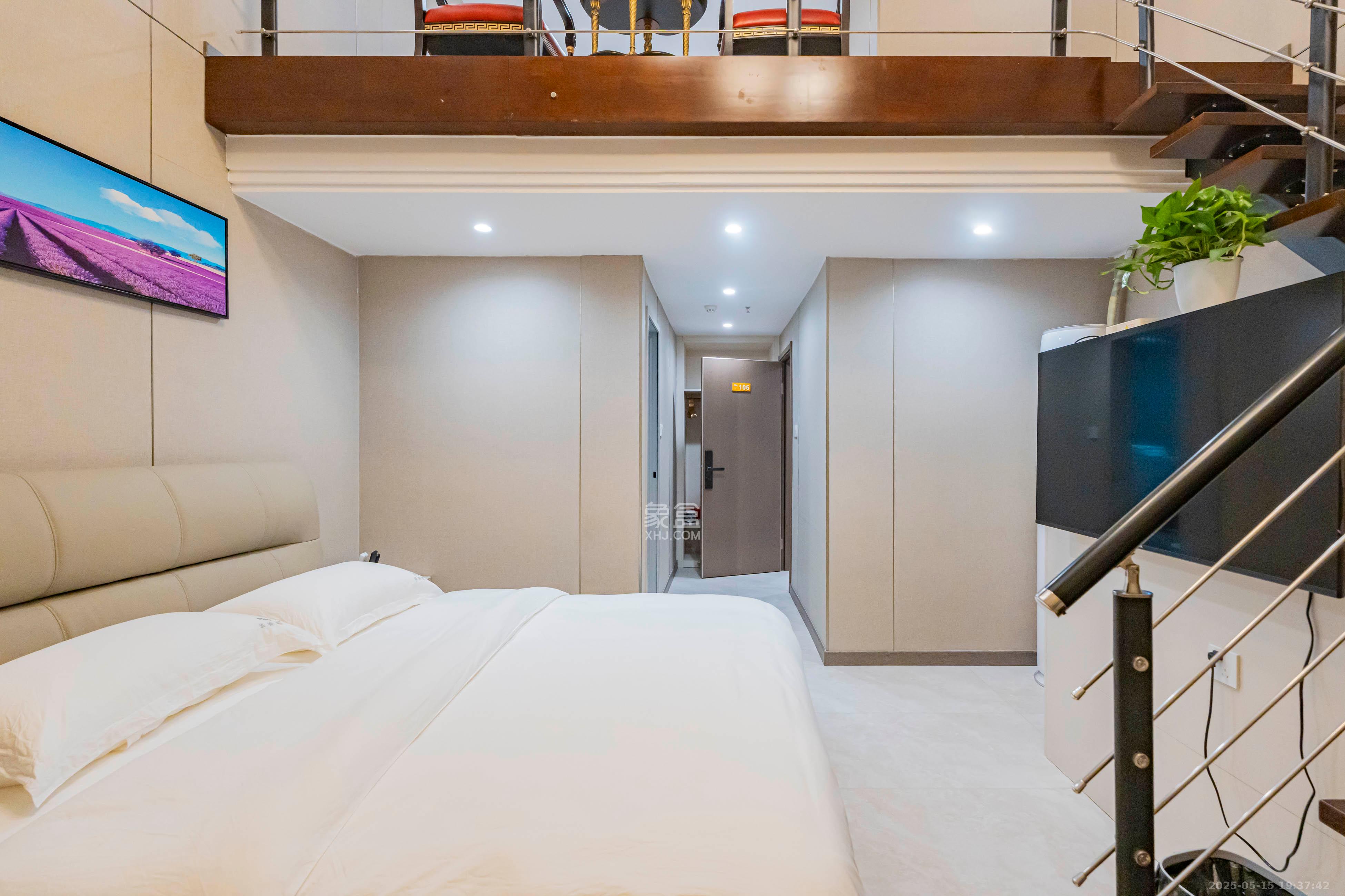 万煦园  10室3厅10卫    400.0万 万煦园  10室3厅10卫    400.0万卧室