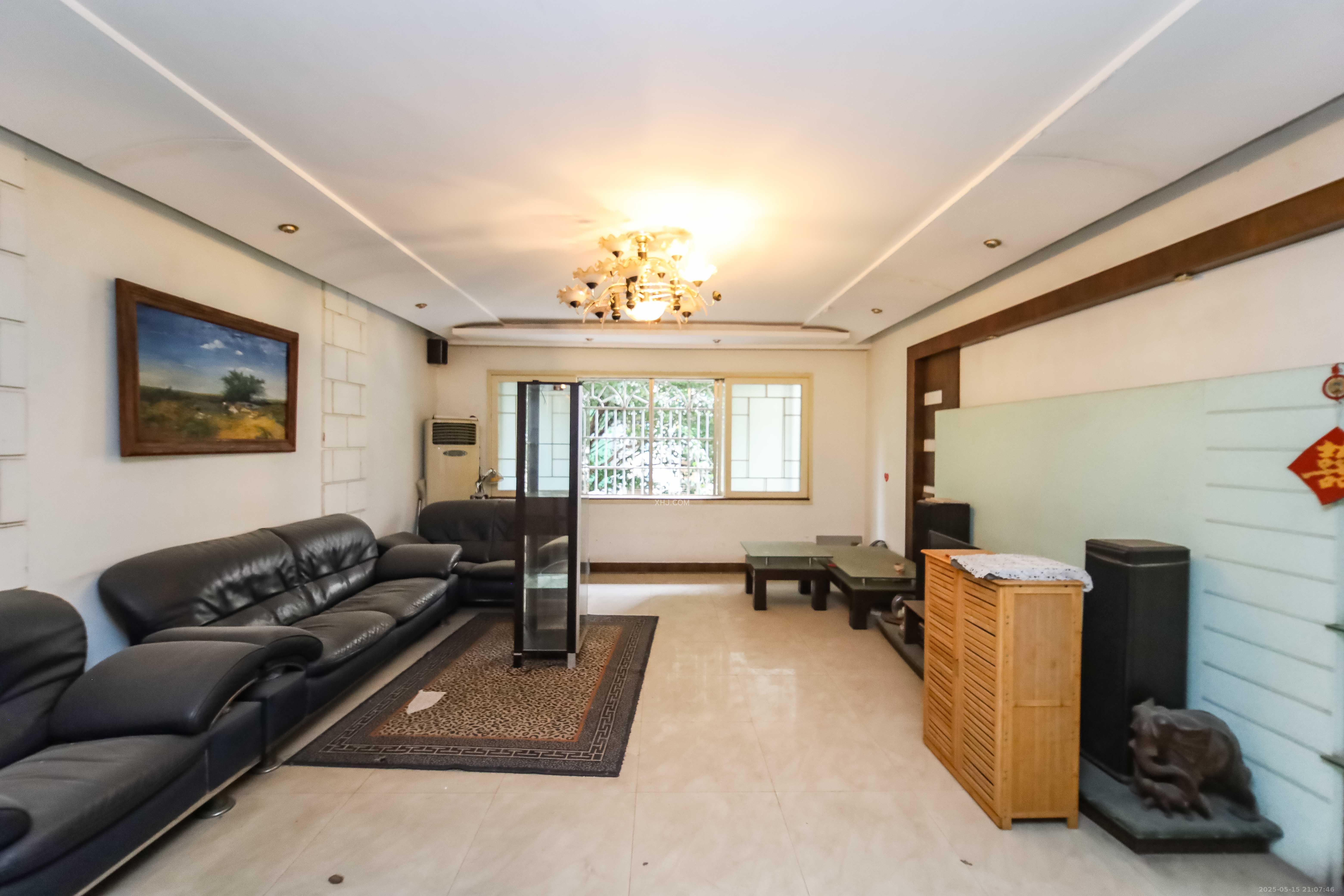 荷花园地税局宿舍  3室2厅2卫    92.8万 荷花园地税局宿舍  3室2厅2卫    92.8万客厅