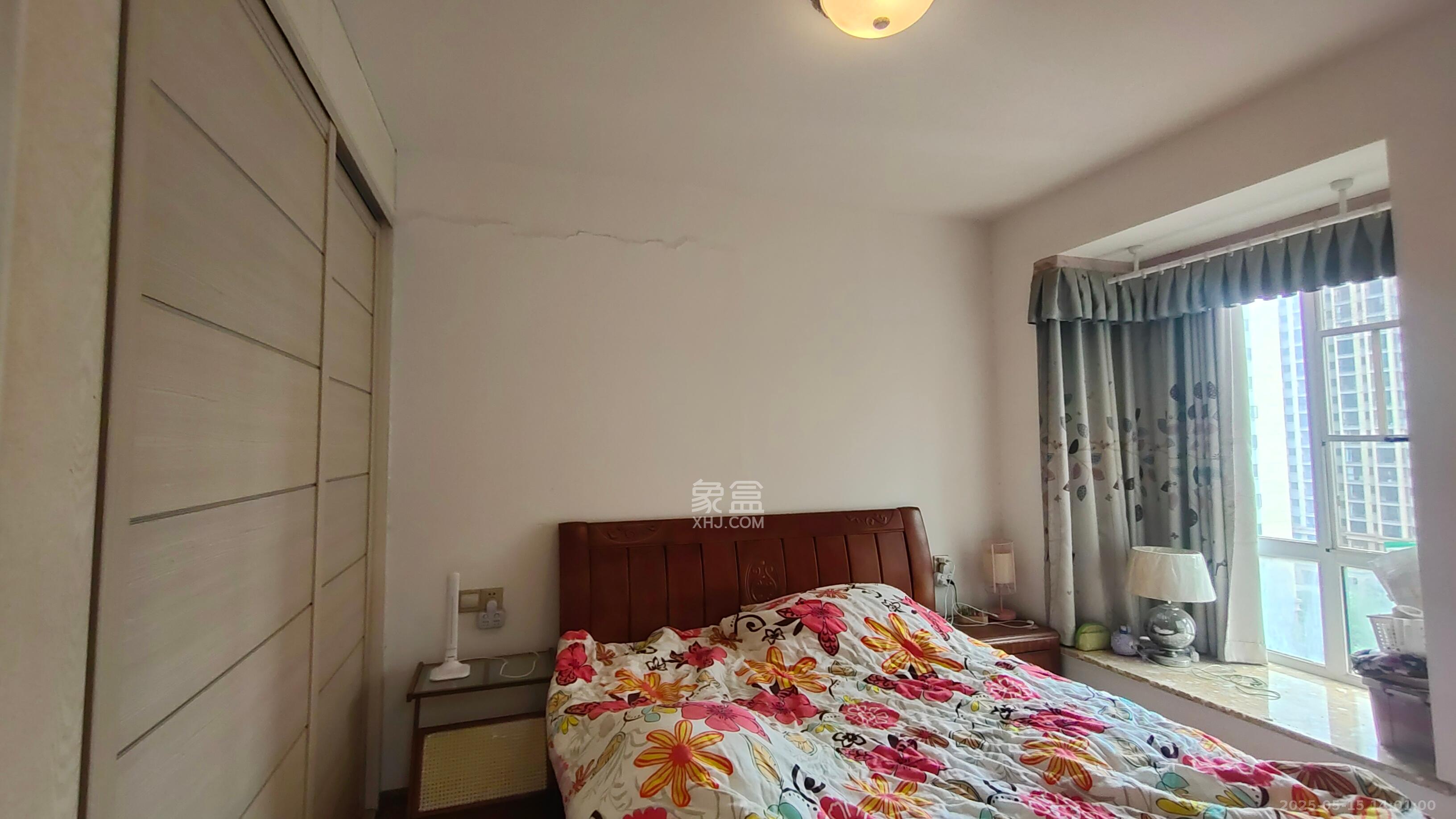 丽发新城 2室2厅1卫 1750.0元/月 丽发新城 2室2厅1卫 1750.0元/月室内图