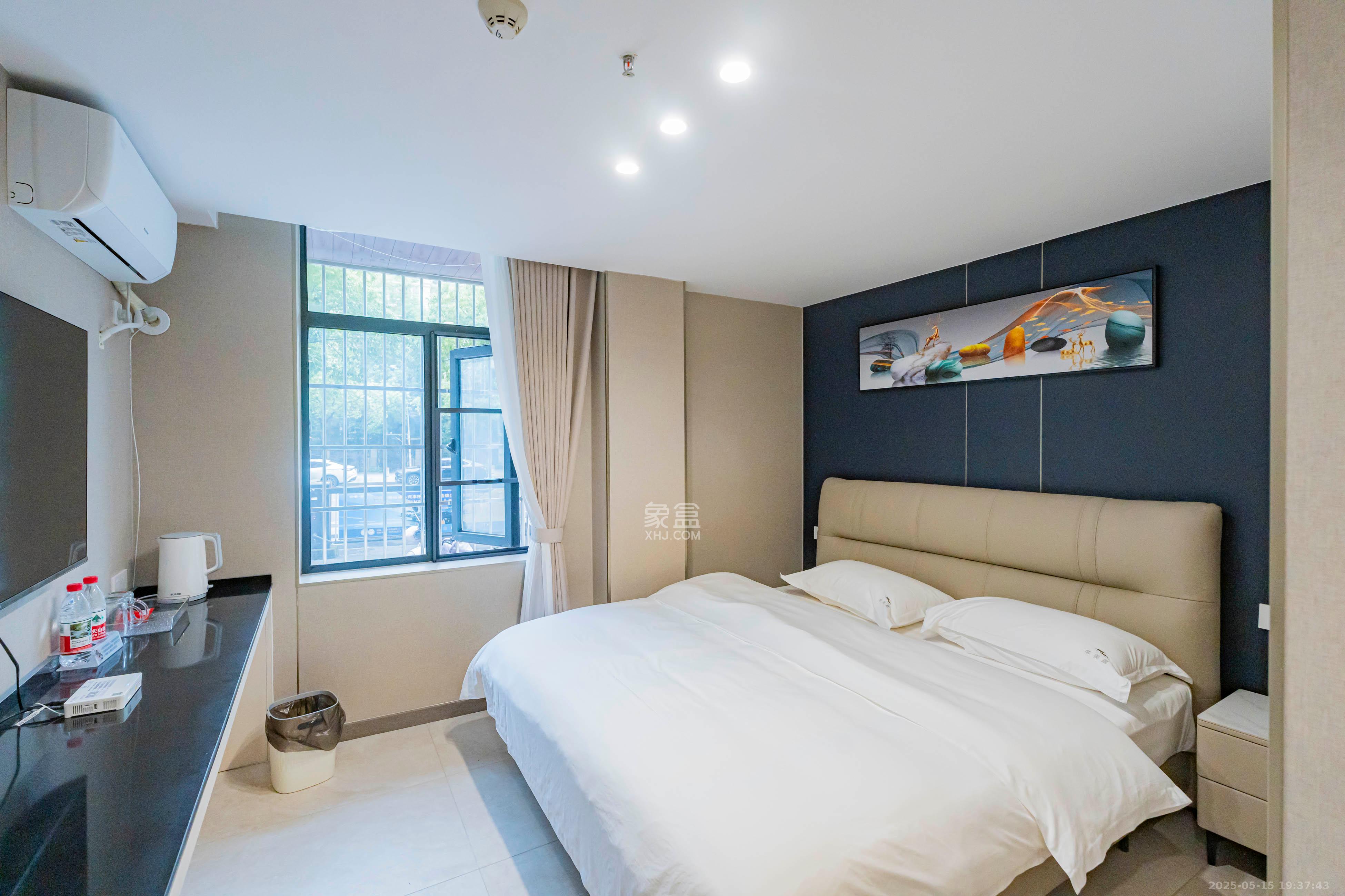 万煦园  10室3厅10卫    400.0万 万煦园  10室3厅10卫    400.0万卧室