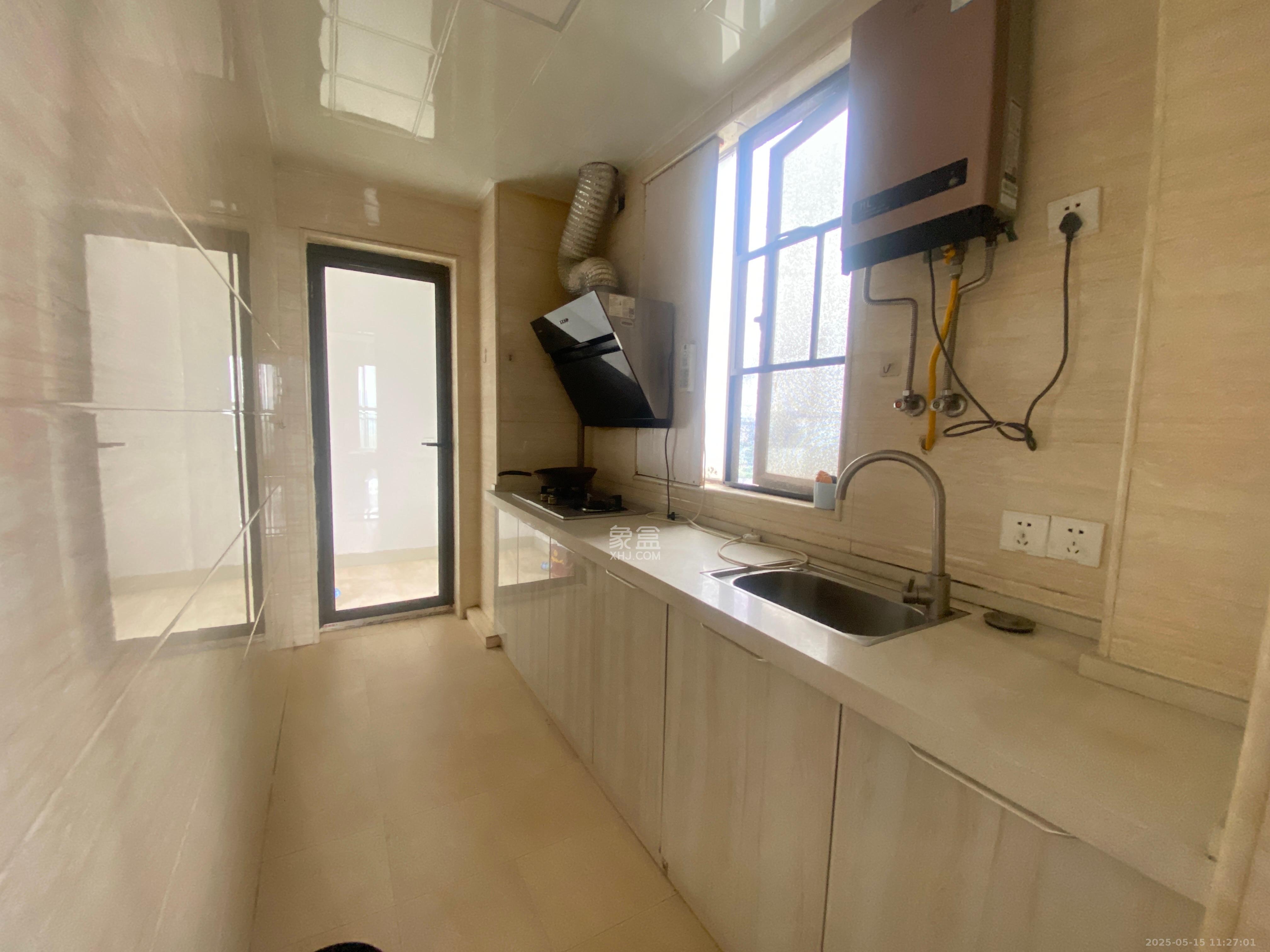 旭辉华庭 1室2厅1卫 1600.0元/月 旭辉华庭 1室2厅1卫 1600.0元/月室内图