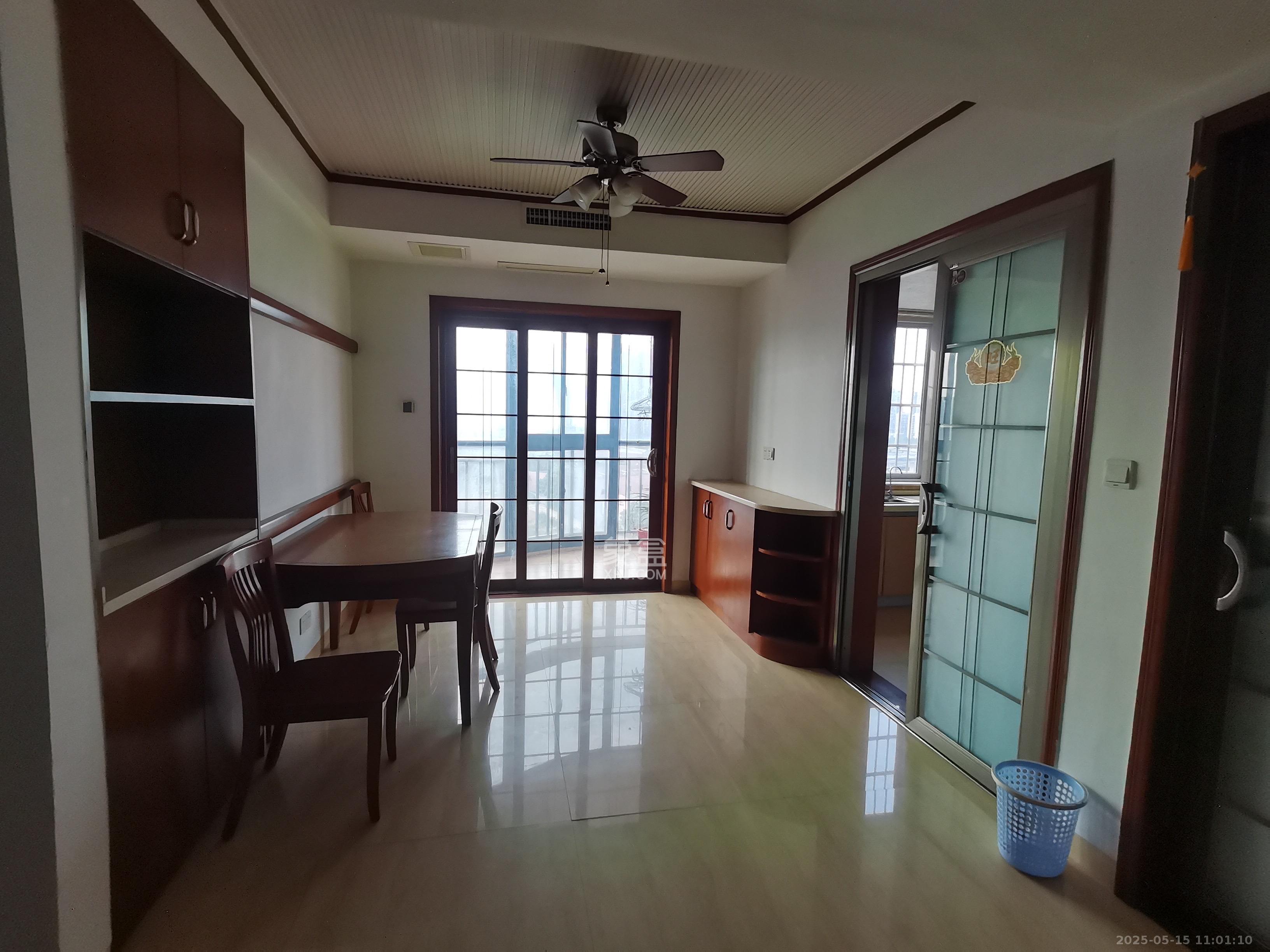 世景华庭 4室2厅2卫 2200.0元/月 世景华庭 4室2厅2卫 2200.0元/月室内图