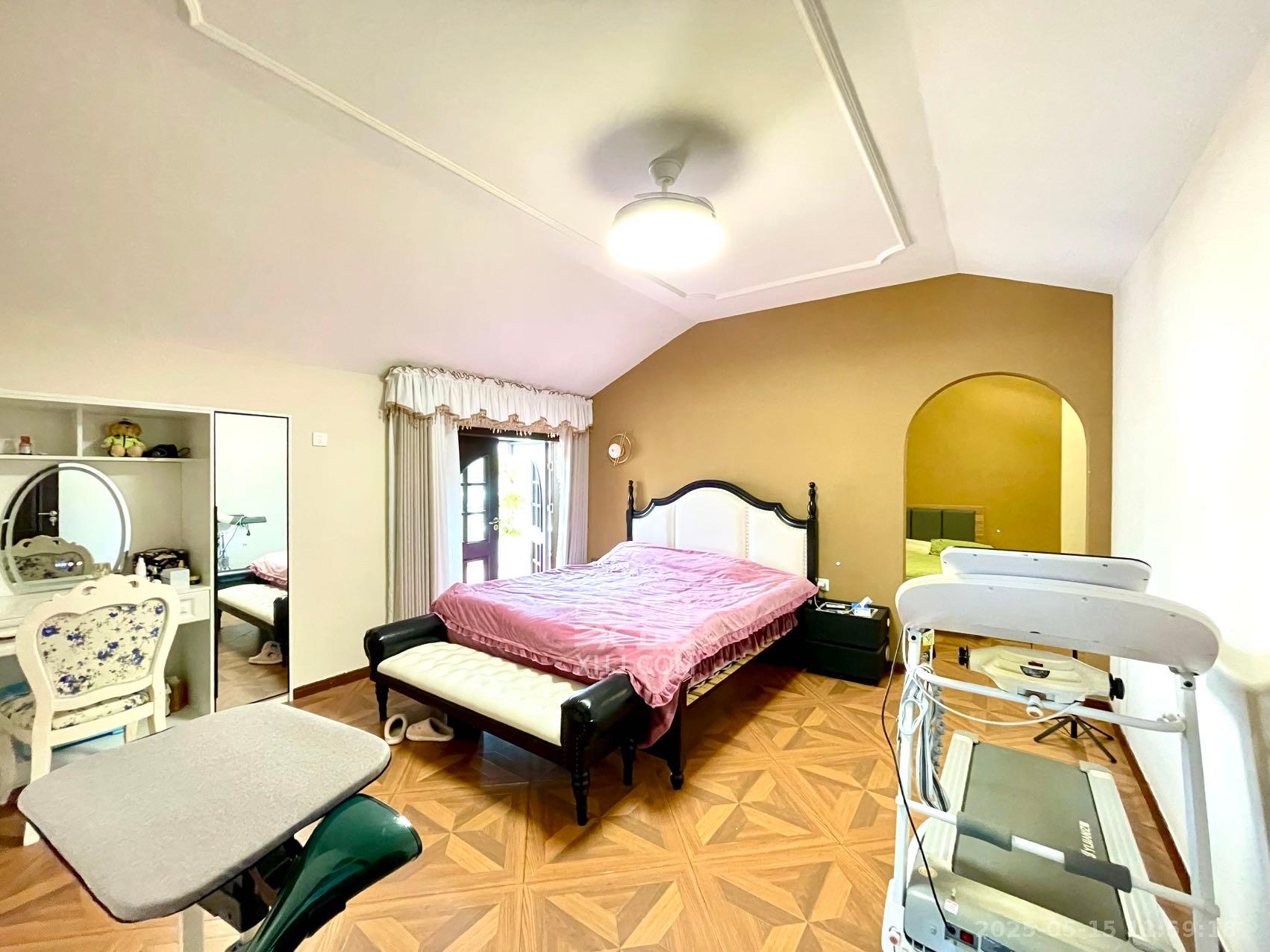 金科东方大院三四期 6室2厅2卫 6800.0元/月 金科东方大院三四期 6室2厅2卫 6800.0元/月室内图