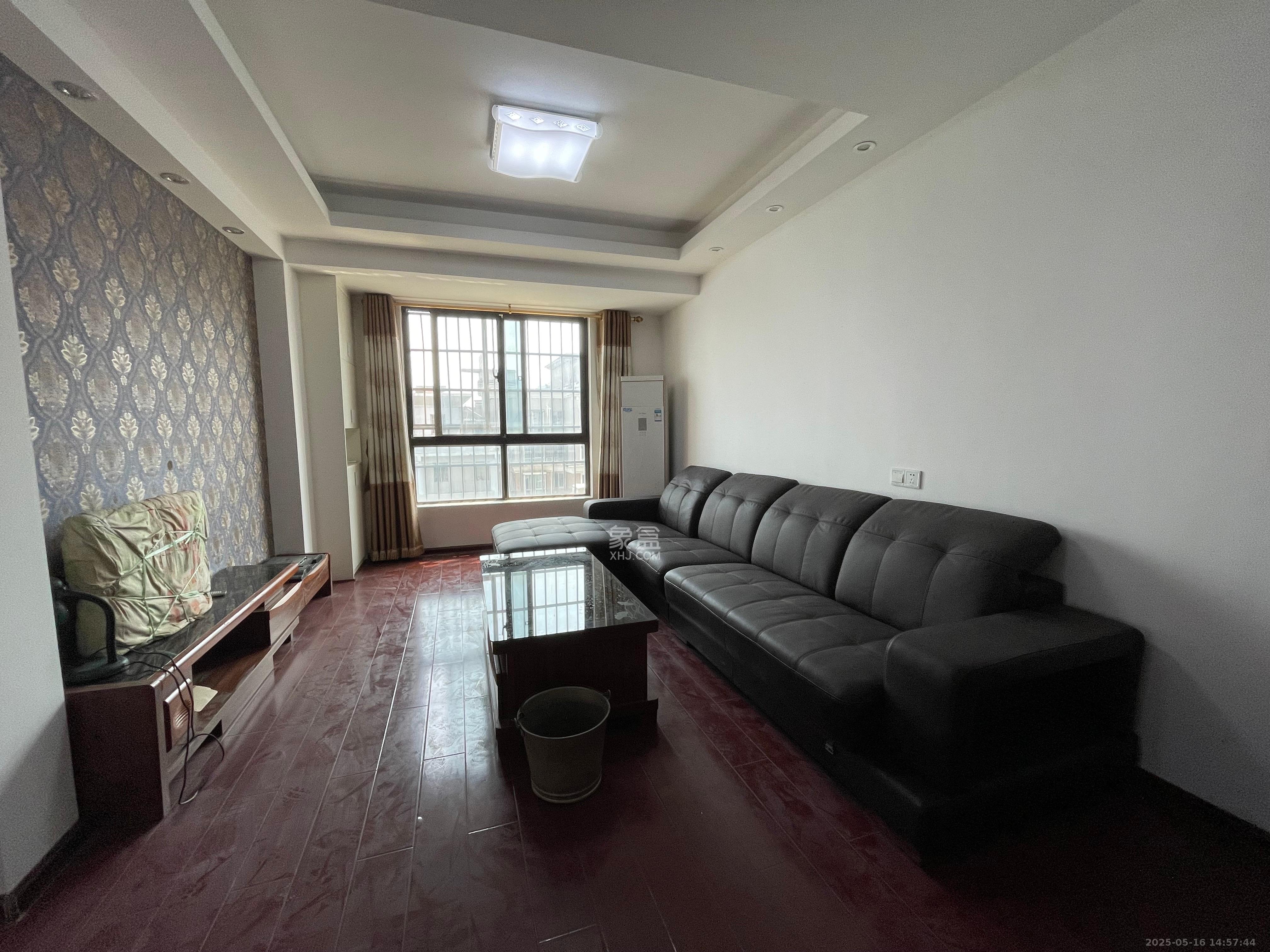 芒果天地(芒果雅苑)  2室1厅1卫    2400.0元/月 芒果天地(芒果雅苑)  2室1厅1卫    2400.0元/月