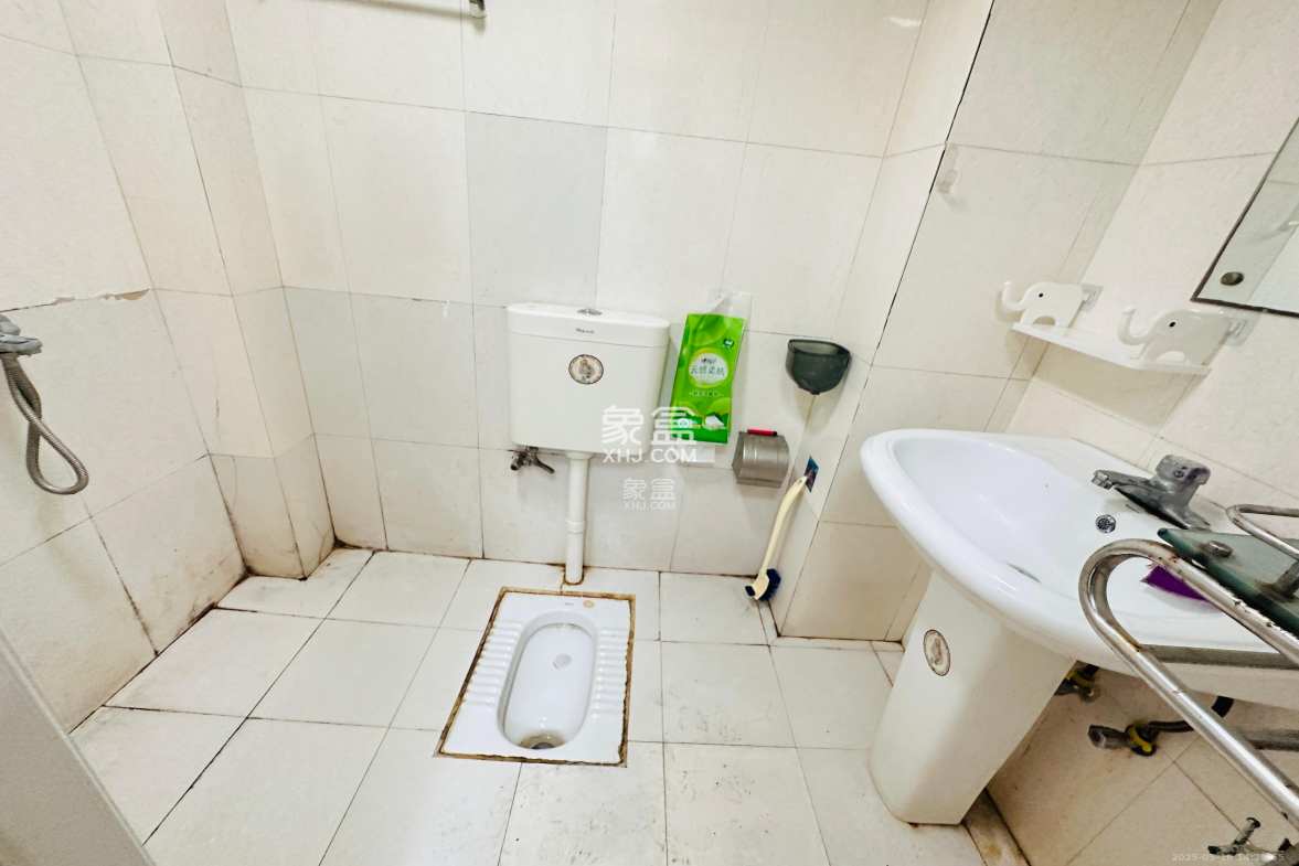 白沙晶城 1室1厅1卫 1500.0元/月 白沙晶城 1室1厅1卫 1500.0元/月室内图