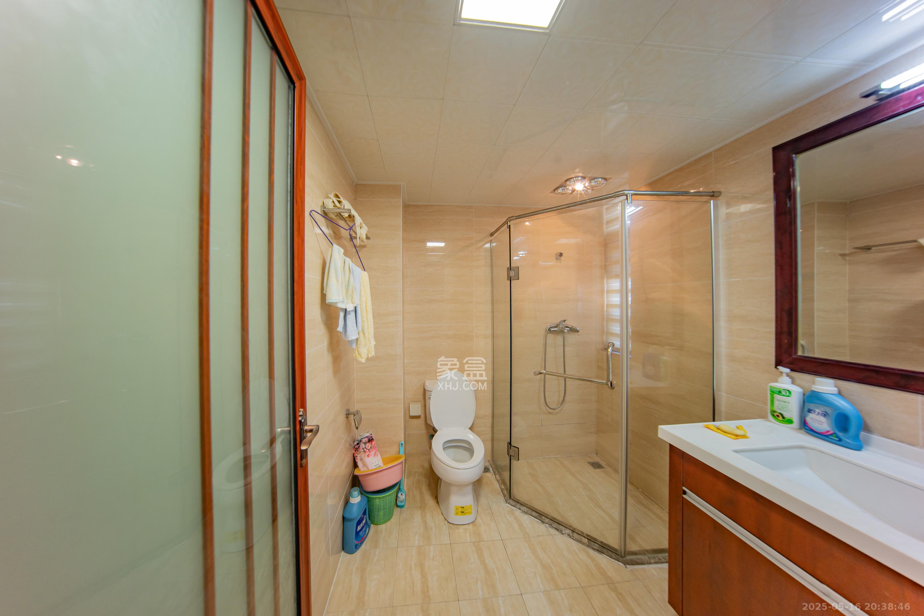 江山帝景哈佛 3室2厅2卫 110.0万 江山帝景哈佛 3室2厅2卫 110.0万卫生间