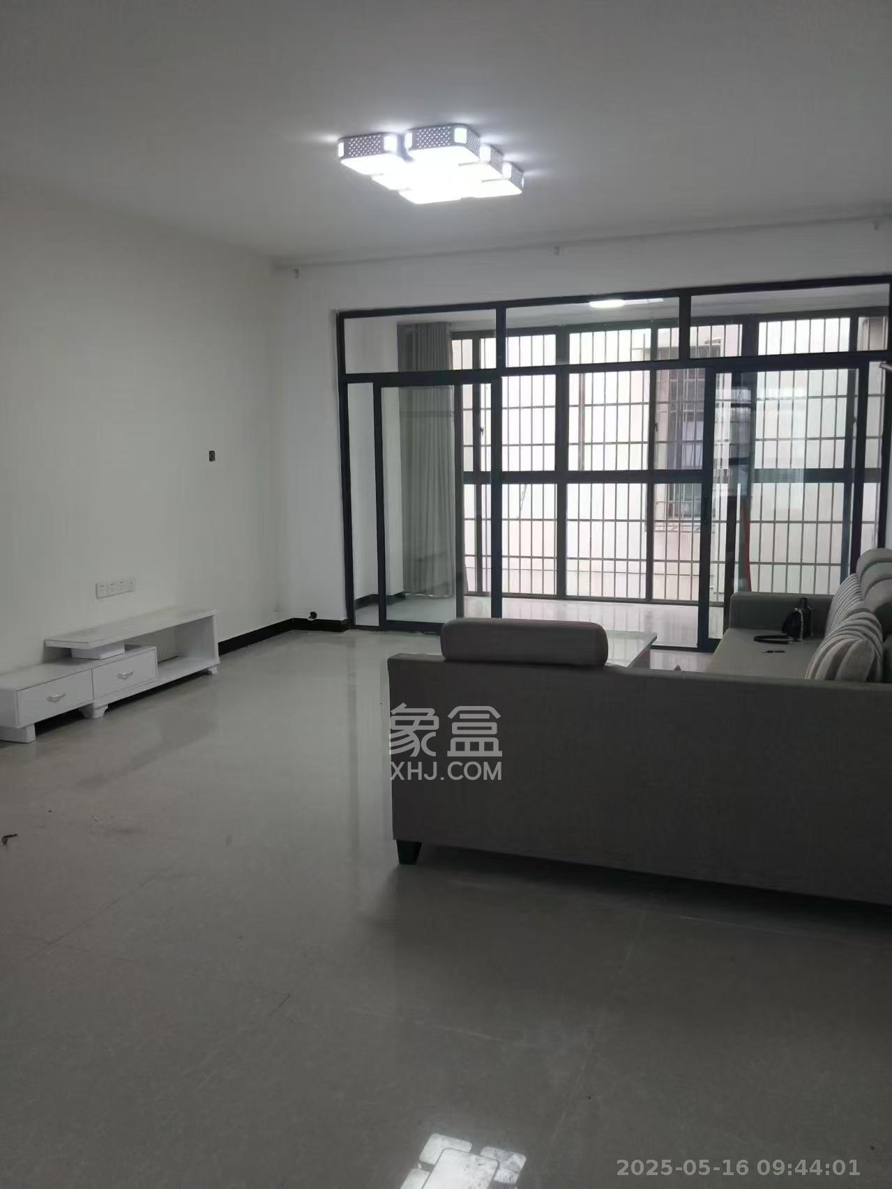 黑金时代广场 4室2厅2卫 2200.0元/月 黑金时代广场 4室2厅2卫 2200.0元/月室内图