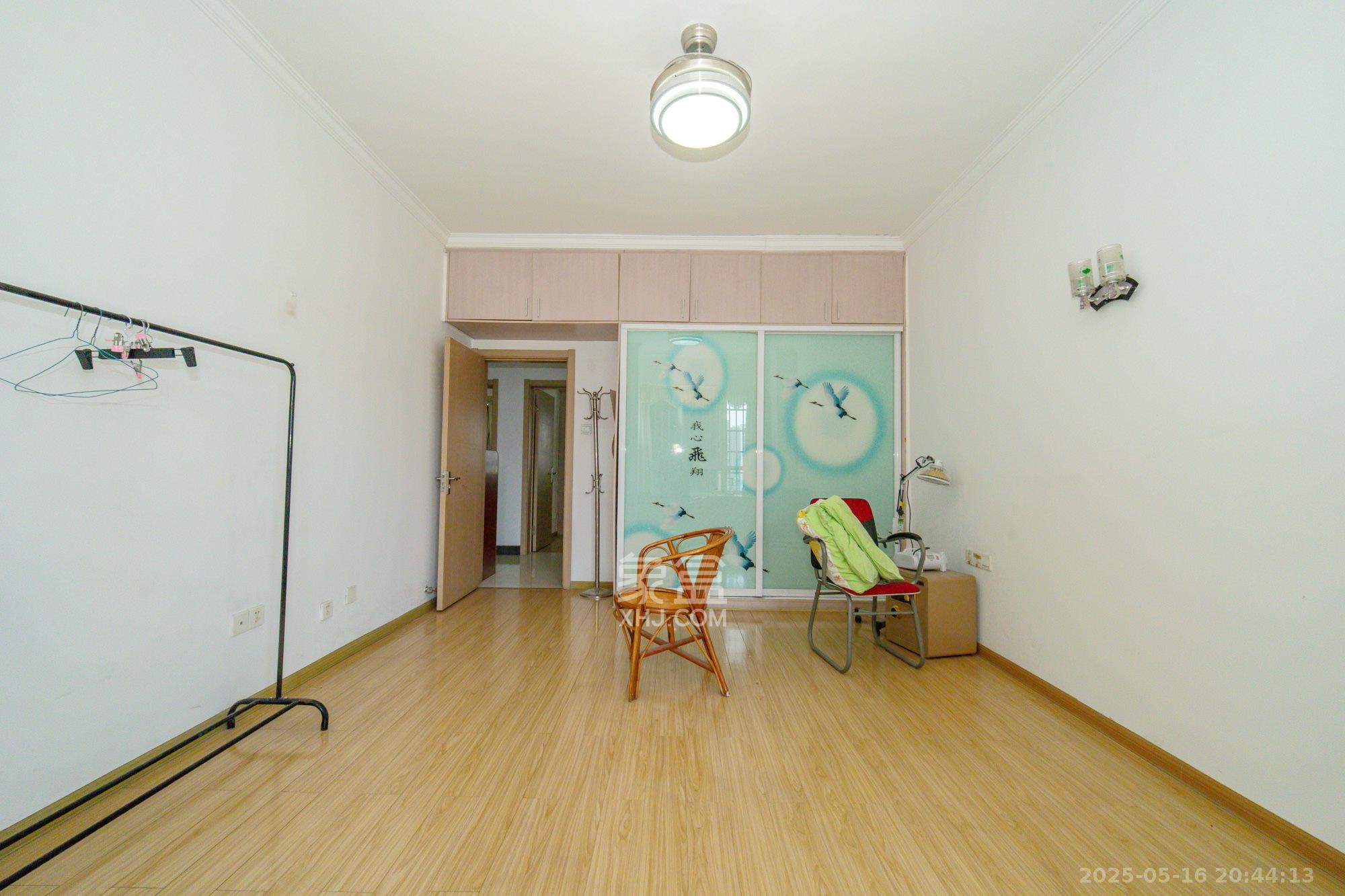 楚天馨苑 3室2厅2卫 72.0万 楚天馨苑 3室2厅2卫 72.0万卧室