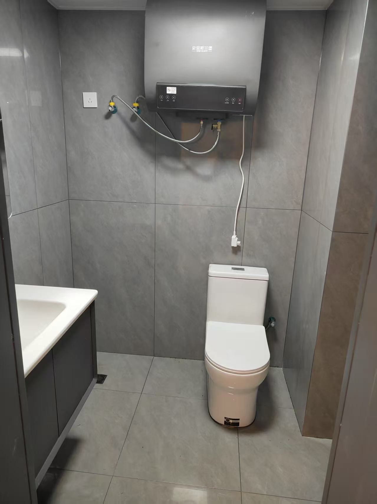 龙翔国际 1室1厅1卫 1500.0元/月 龙翔国际 1室1厅1卫 1500.0元/月室内图