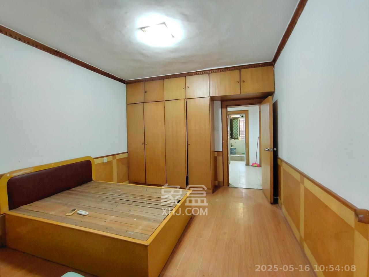 群芳园  3室1厅1卫   2200.00元/月室内图