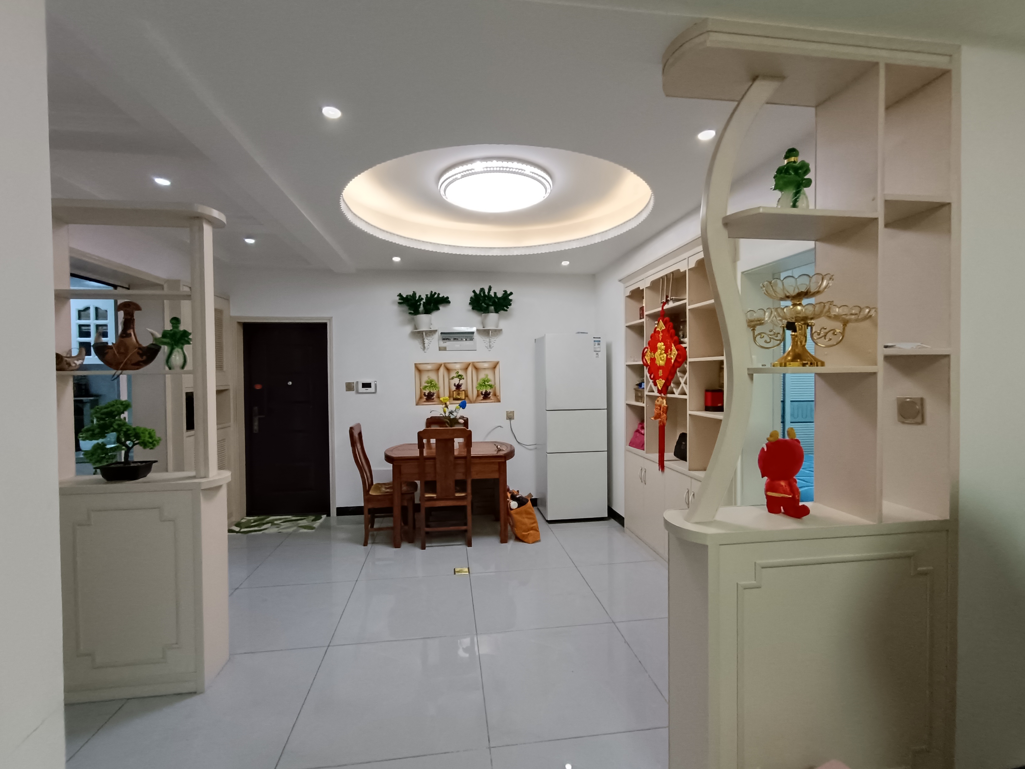 华天城小区 3室2厅2卫 2500.0元/月 华天城小区 3室2厅2卫 2500.0元/月室内图