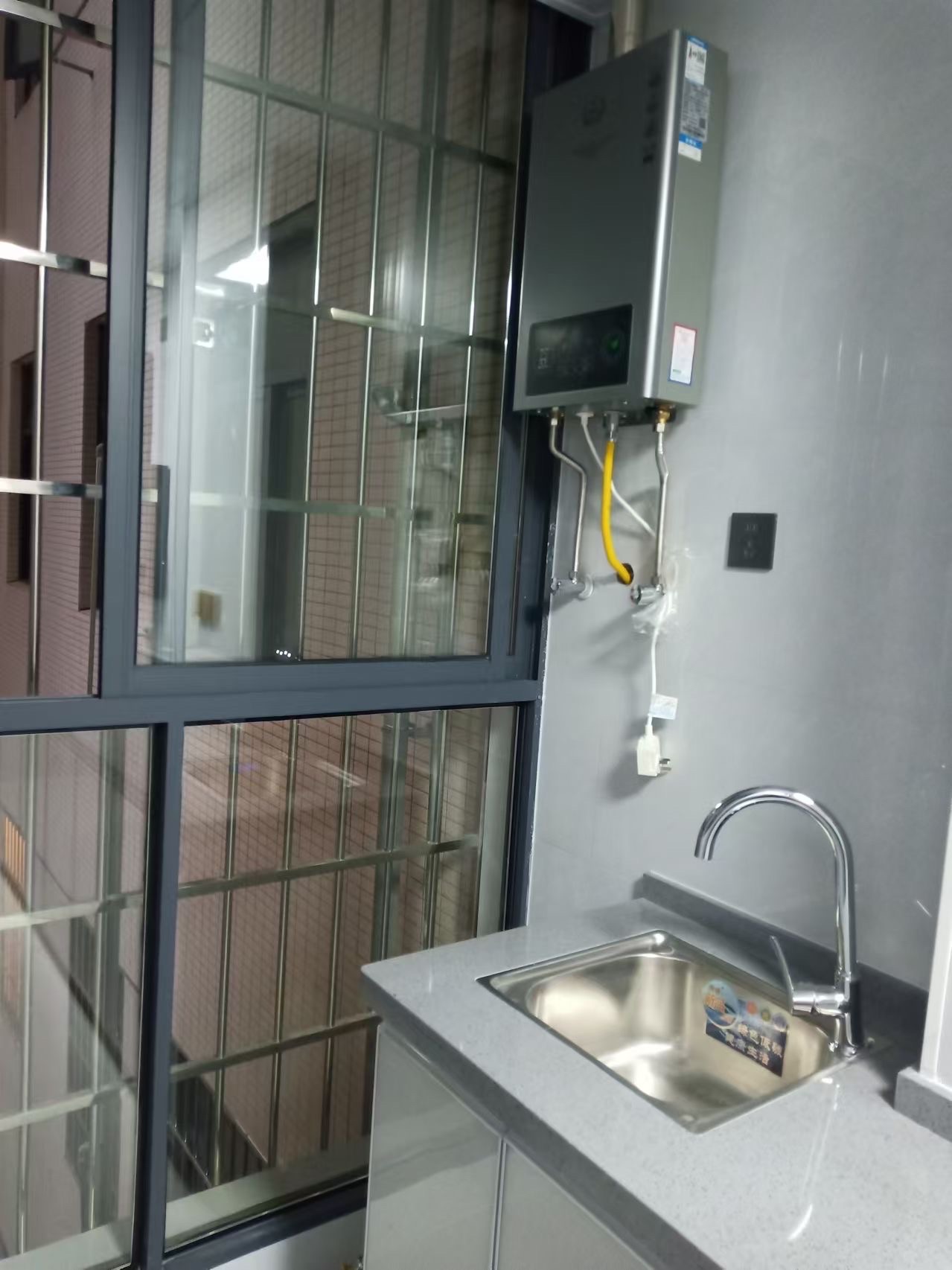 互助小区电梯房  2室1厅1卫   1300.00元/月室内图