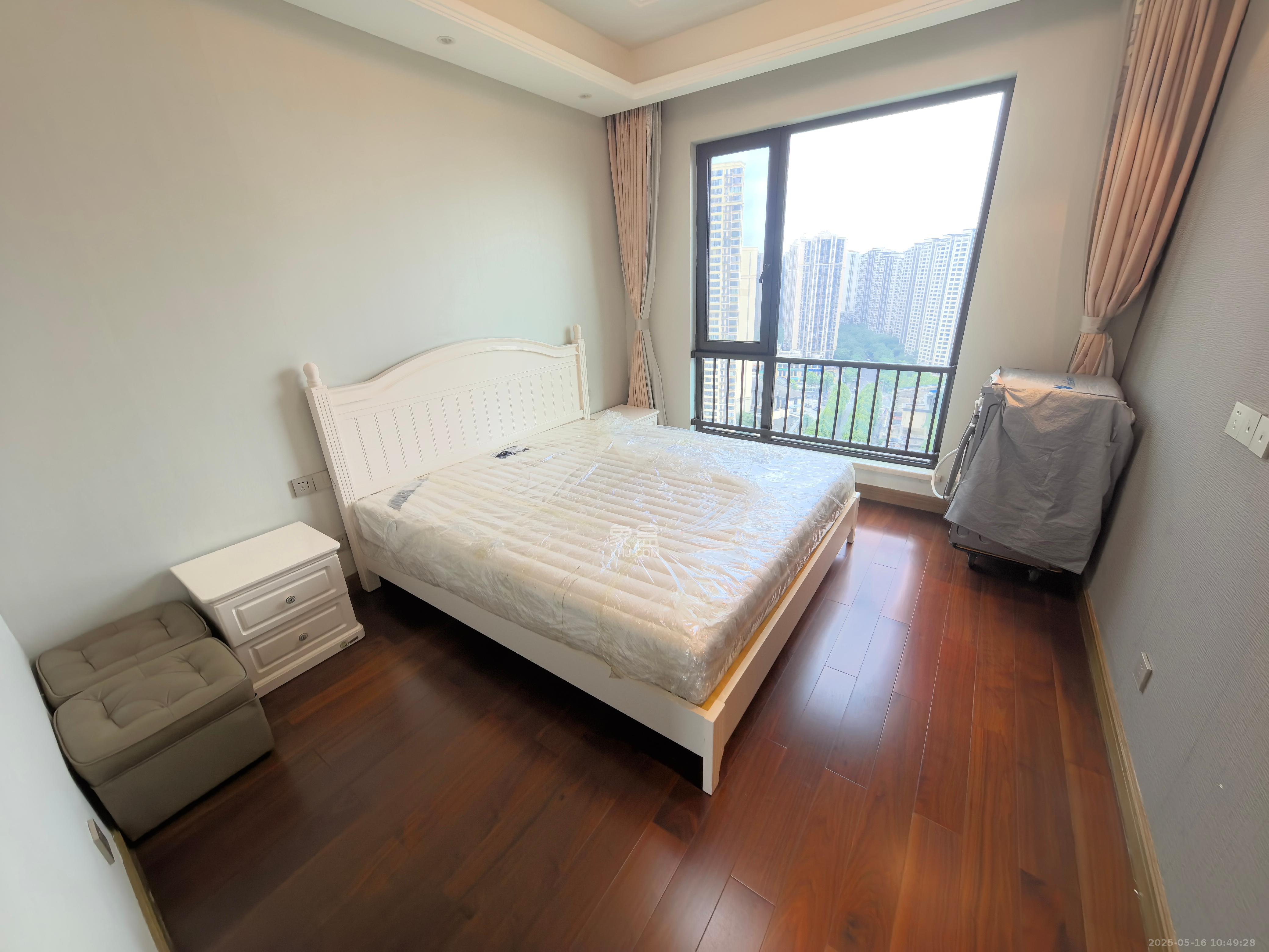 晟通牡丹舸  4室2厅2卫   12000.00元/月室内图