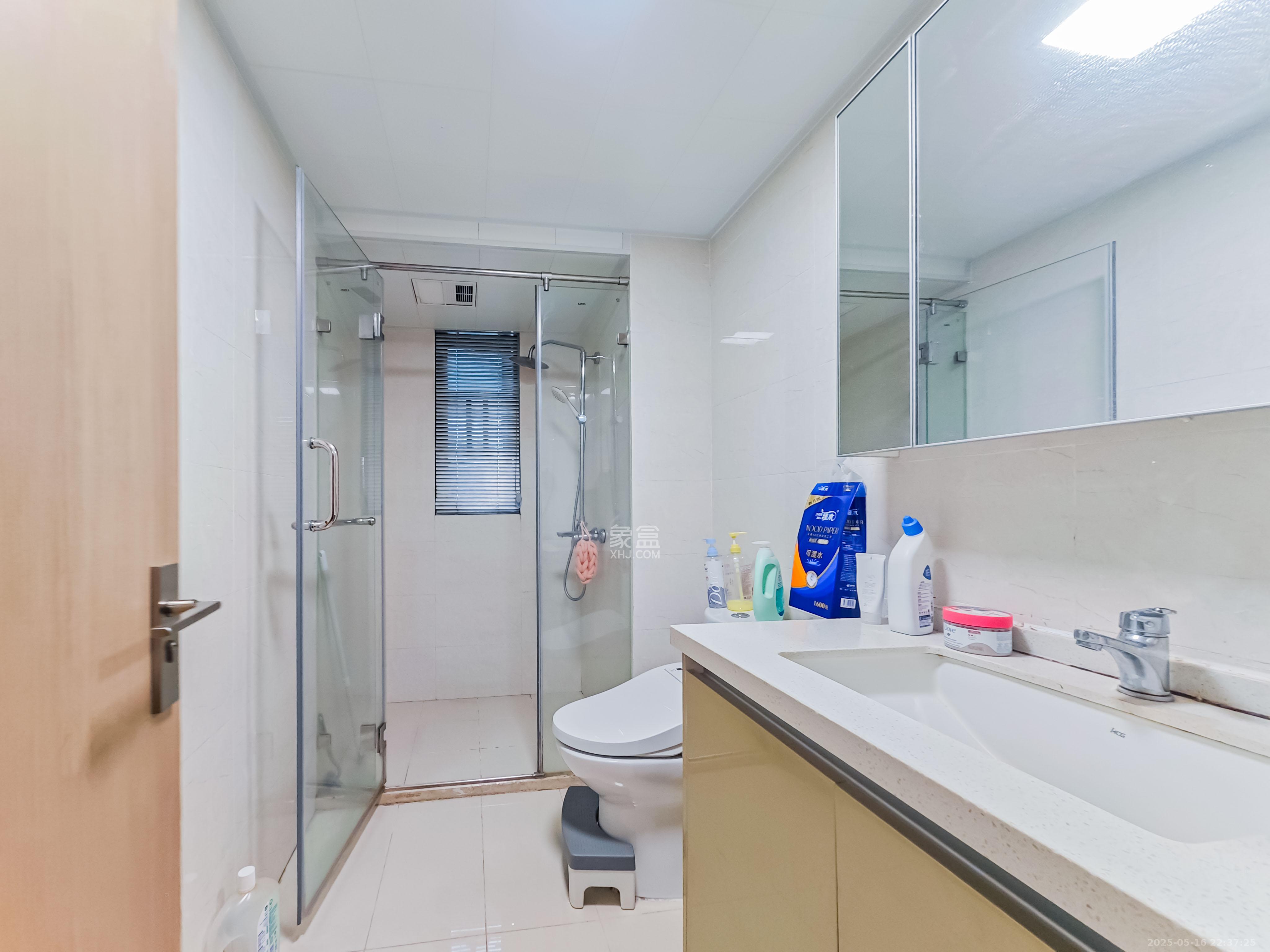 长沙高铁吾悦广场 3室2厅2卫 113.0万 长沙高铁吾悦广场 3室2厅2卫 113.0万卫生间