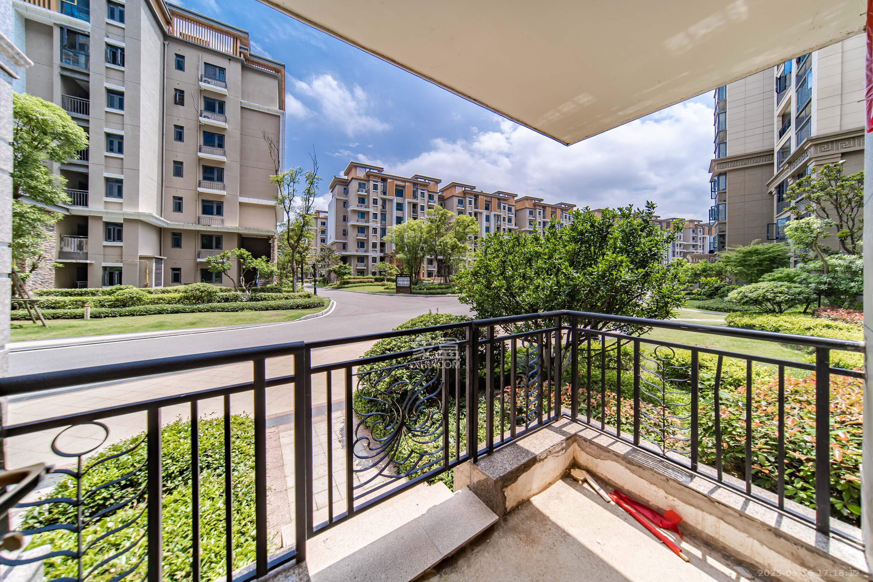 恒大半山悦府  1室1厅1卫    30.0万 恒大半山悦府  1室1厅1卫    30.0万阳台