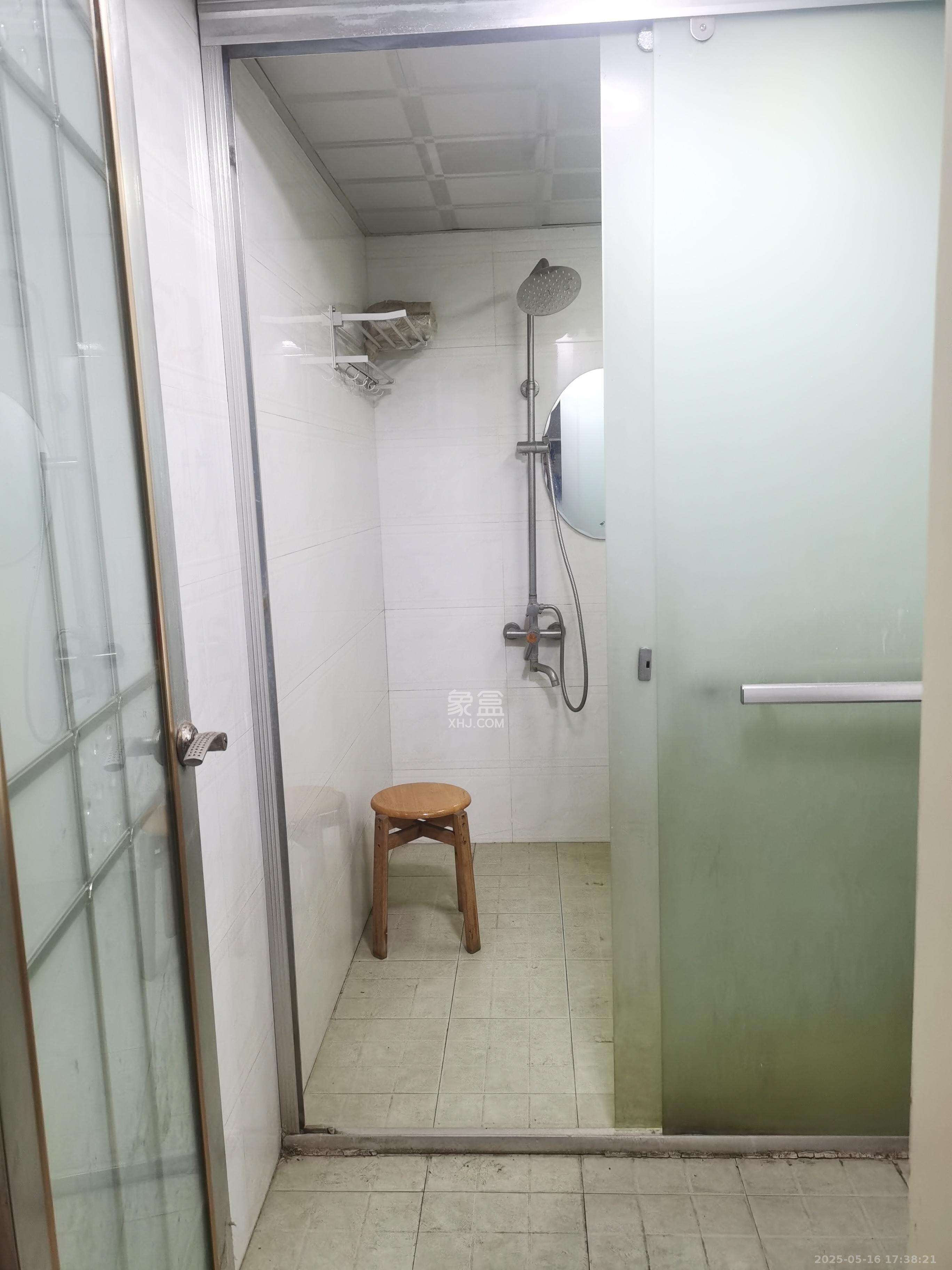 三一街区  3室2厅1卫   1800.00元/月室内图
