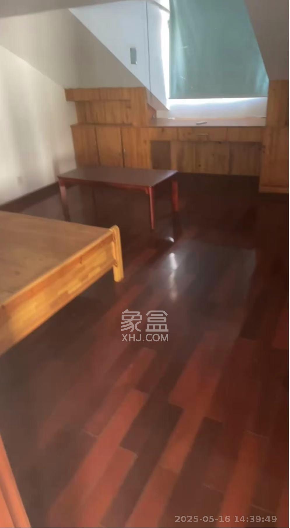 美林景园  5室2厅3卫    4000.0元/月室内图