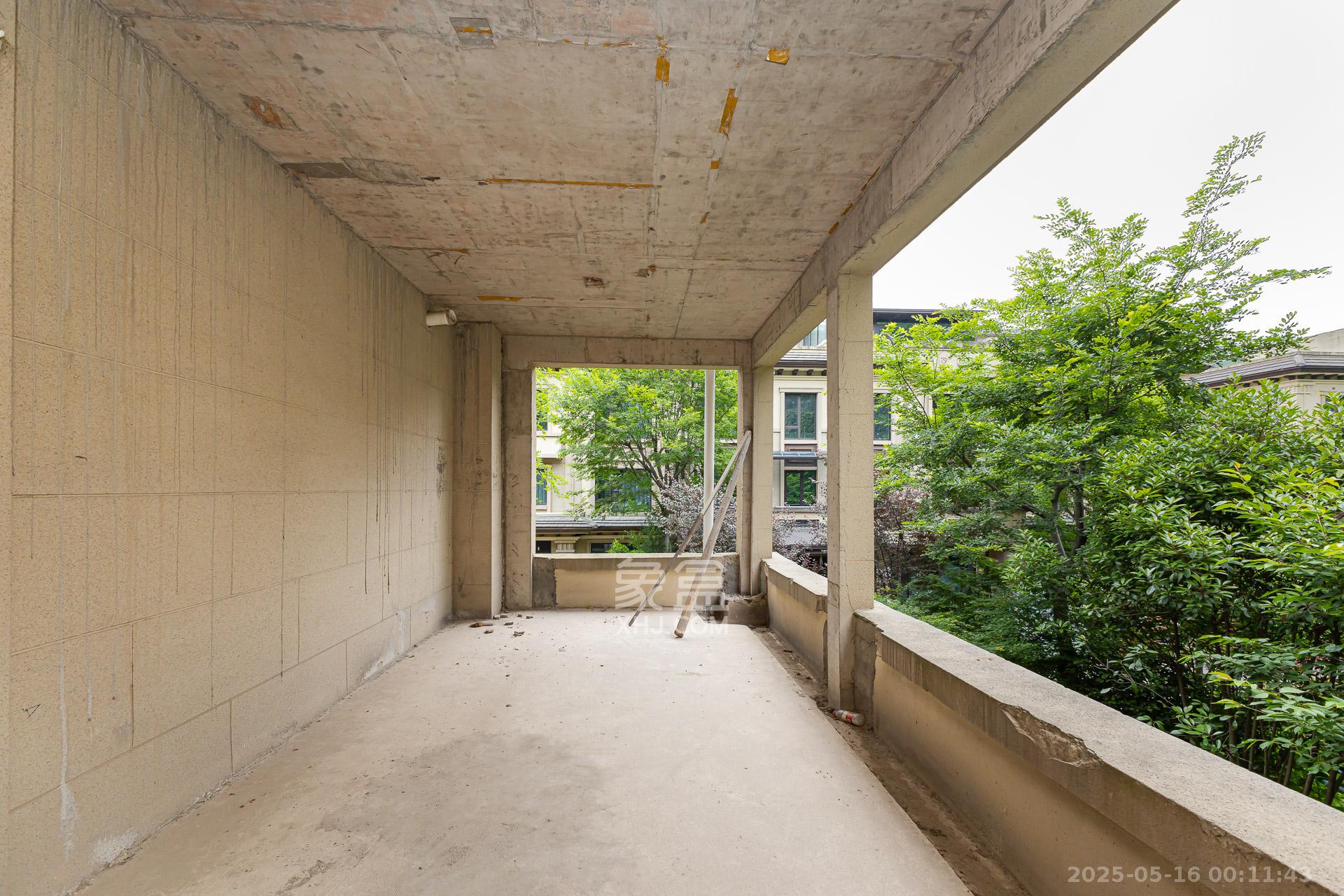 龙湖璟宸原著(龙湖紫宸)  5室3厅3卫    580.0万 龙湖璟宸原著(龙湖紫宸)  5室3厅3卫    580.0万卧室