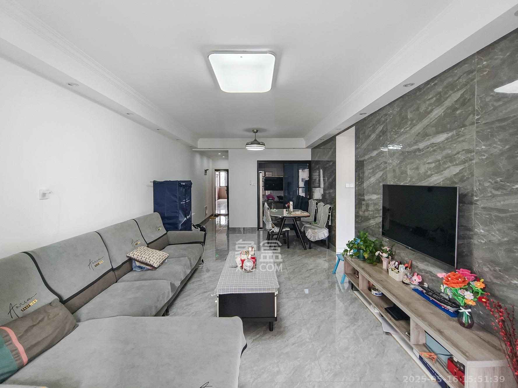 筑梦星园 4室2厅2卫 94.0万 筑梦星园 4室2厅2卫 94.0万客厅