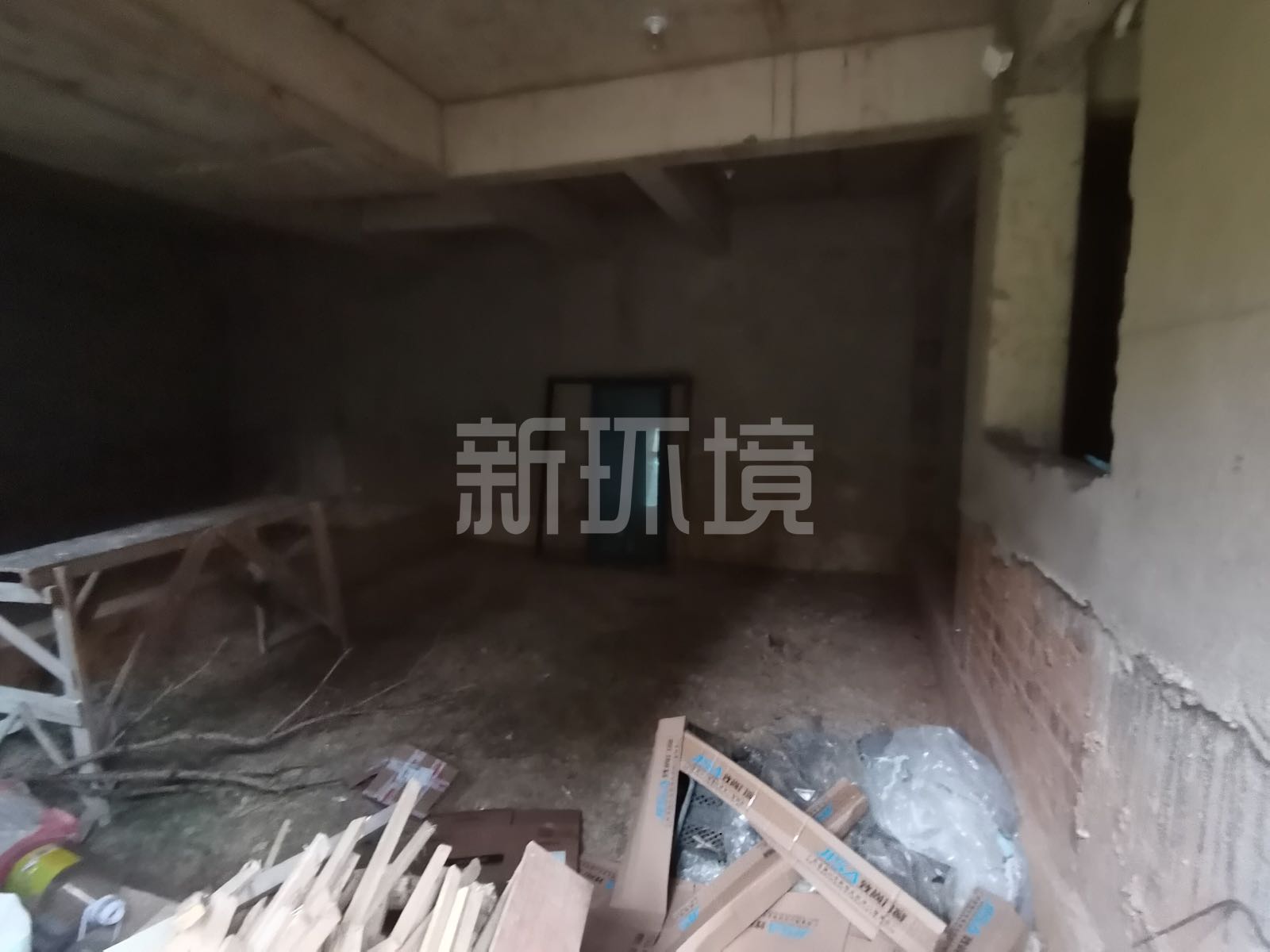 天门壹号  4室2厅2卫   169.00万客厅