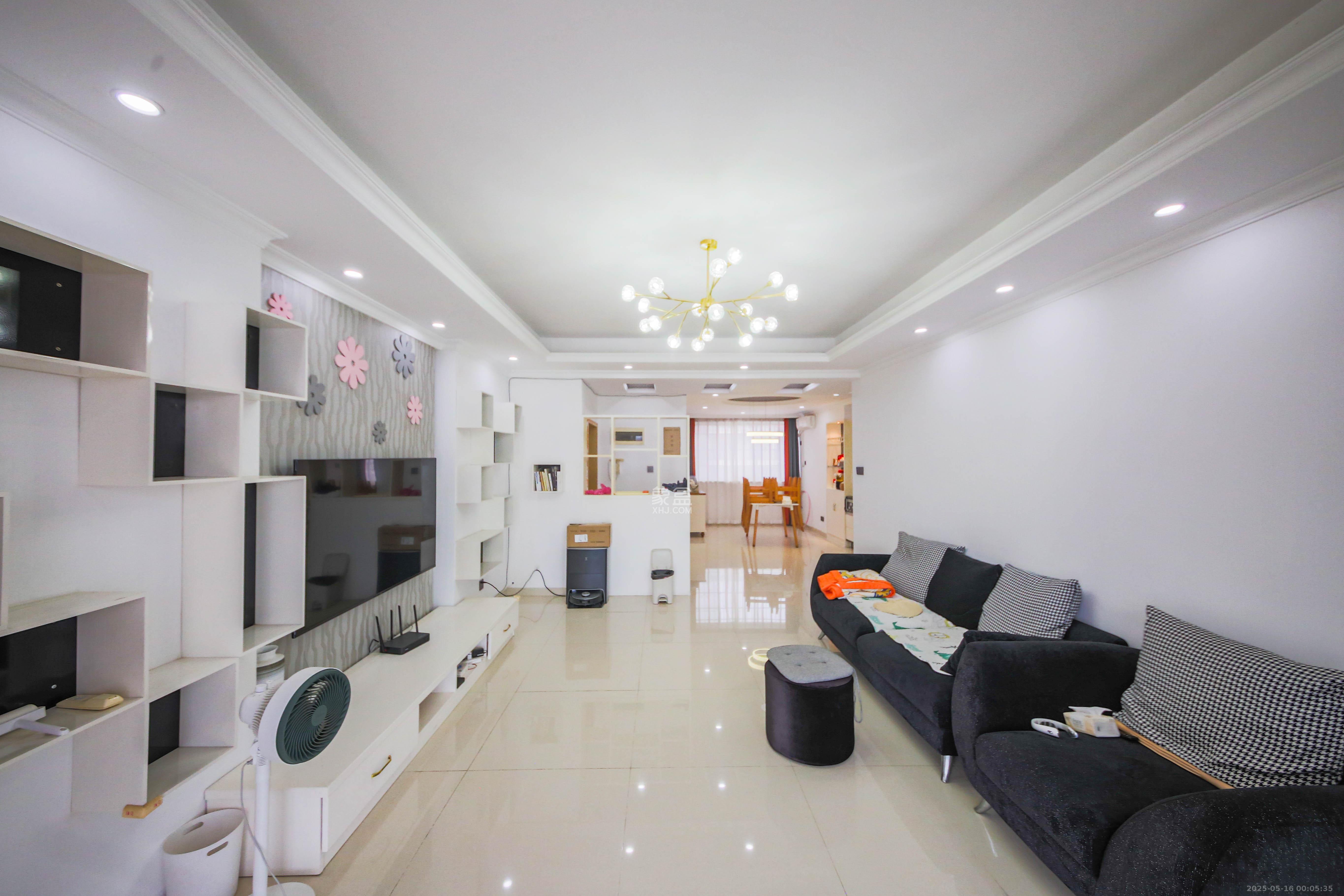 升远君尚嘉筑  3室2厅2卫    112.0万 升远君尚嘉筑  3室2厅2卫    112.0万客厅