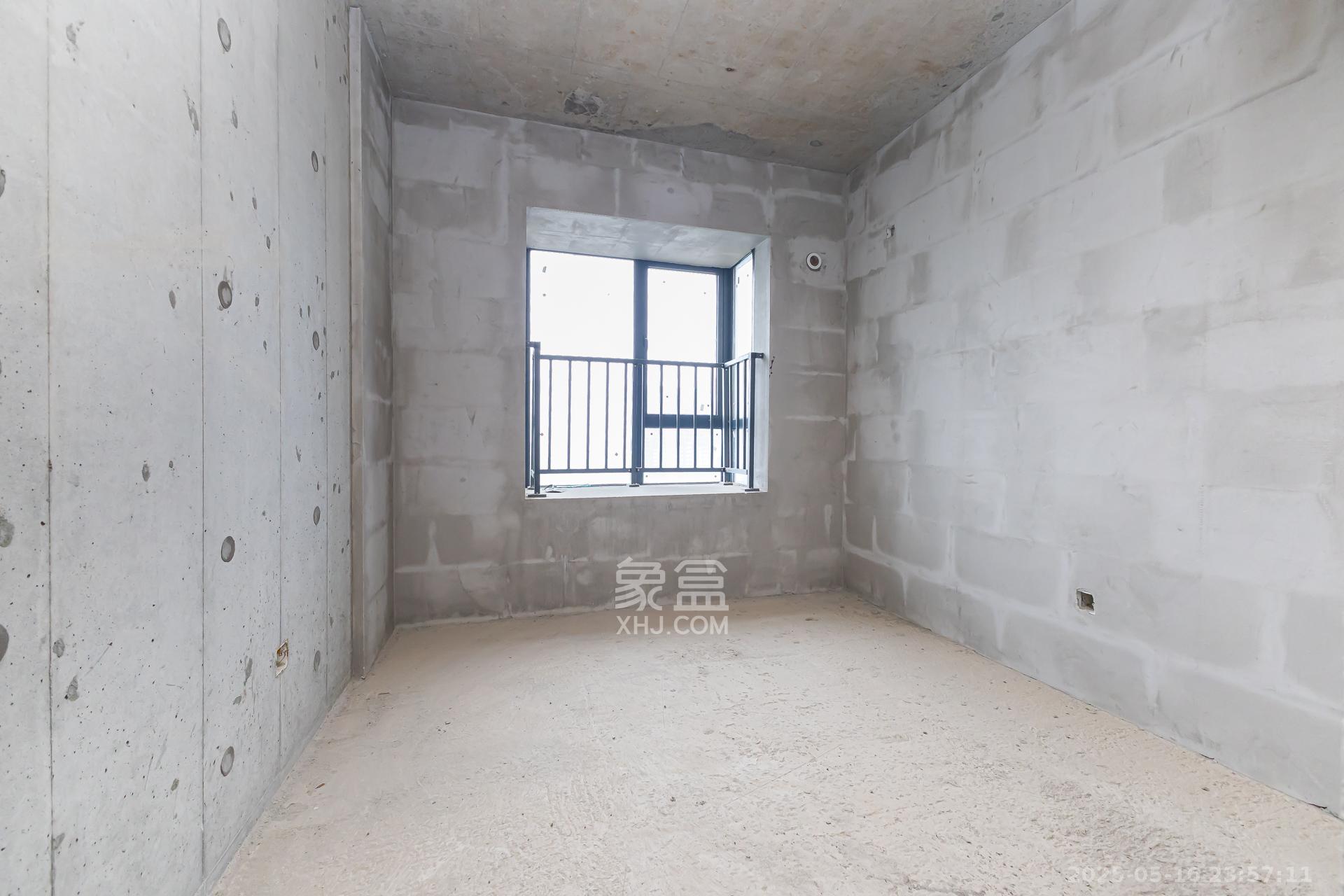 润和滨江广场（润和中央广场）  4室2厅1卫    108.0万卧室